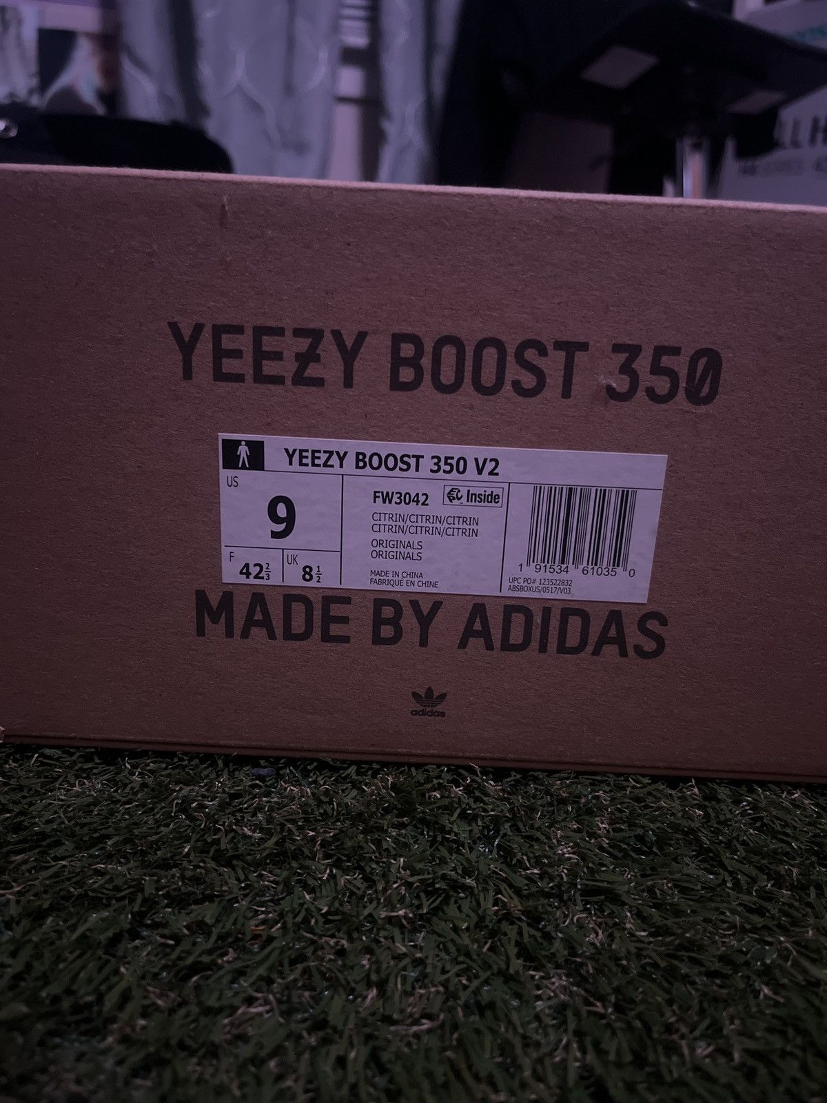 Yeezy 350 v2 Citrin