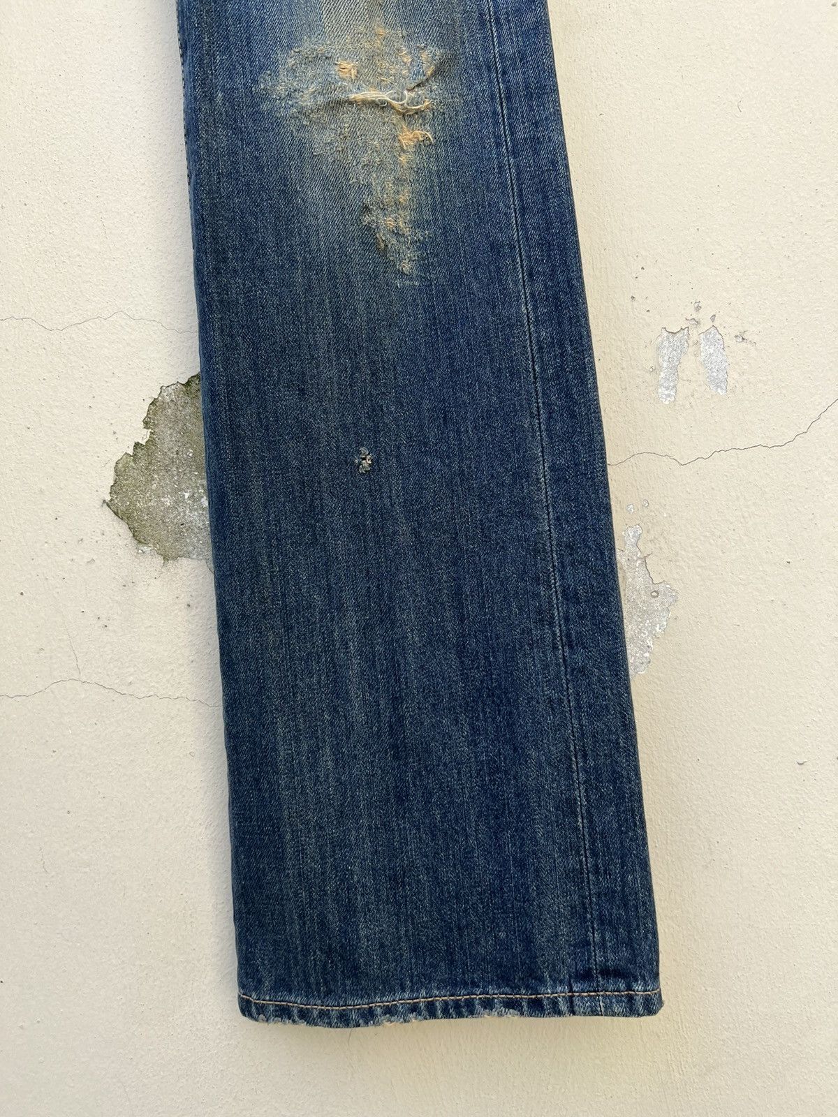 Vintage Vintage Vanquish Gold Japan Rips Mud Denim Dirty Flare Jeans Size US 29 - 13 Thumbnail