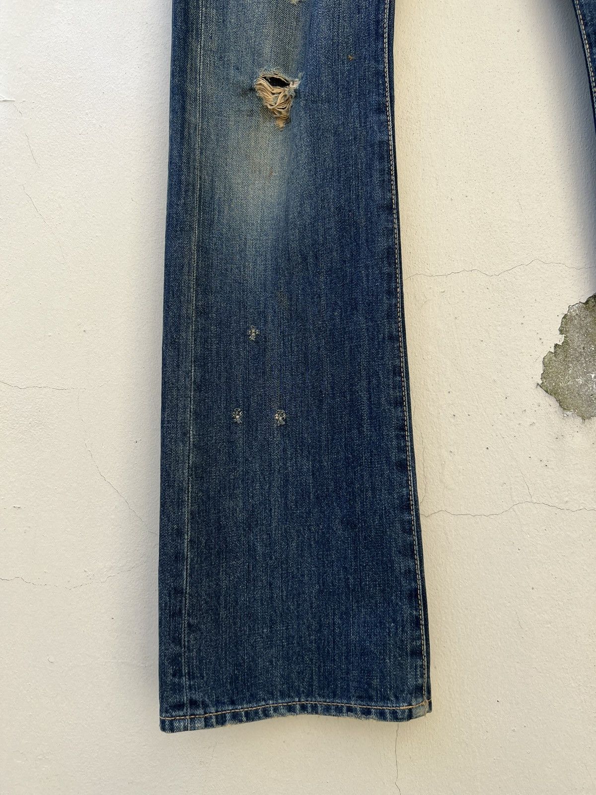 Vintage Vintage Vanquish Gold Japan Rips Mud Denim Dirty Flare Jeans Size US 29 - 10 Thumbnail
