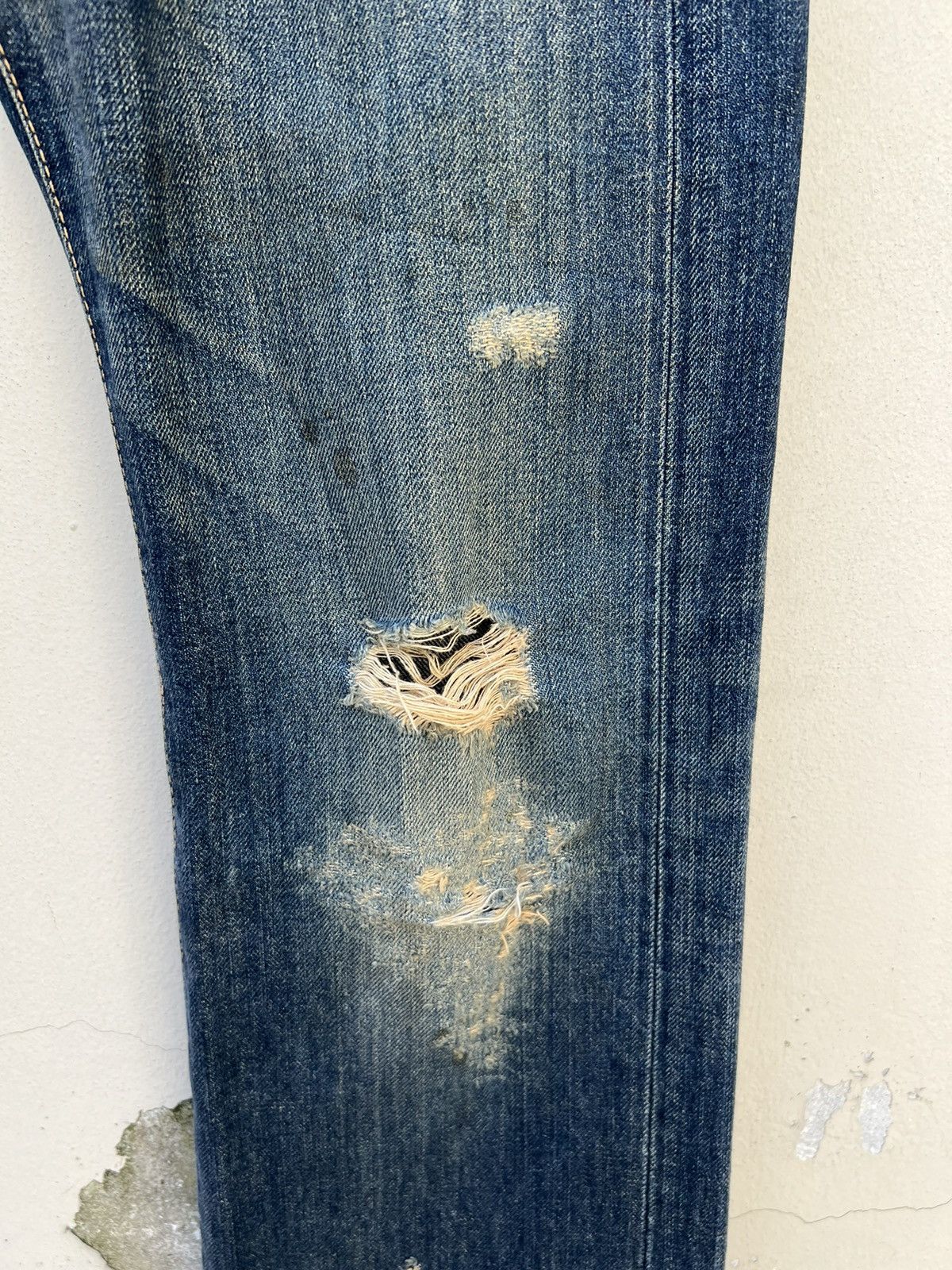 Vintage Vintage Vanquish Gold Japan Rips Mud Denim Dirty Flare Jeans Size US 29 - 12 Thumbnail