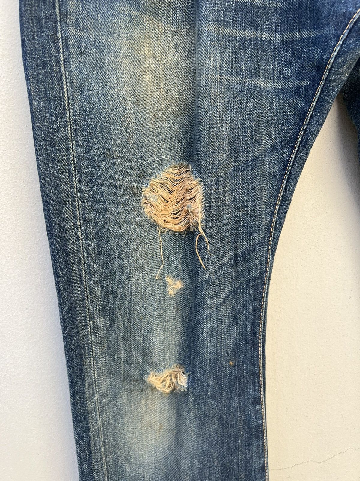 Vintage Vintage Vanquish Gold Japan Rips Mud Denim Dirty Flare Jeans Size US 29 - 9 Thumbnail