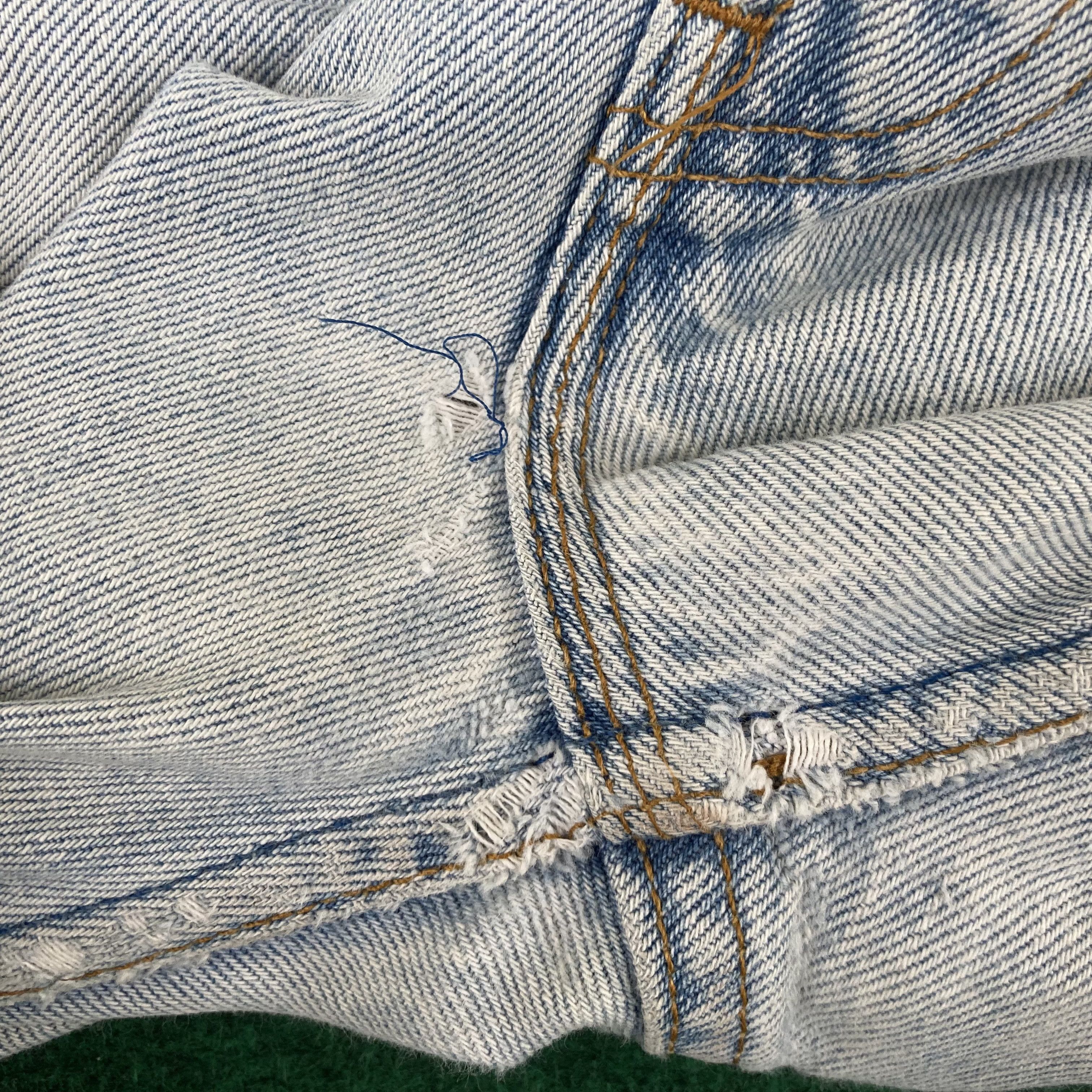 Levi's × Vintage Vtg Levis 501 Distressed Ripped Light Wash Grunge 90s Jeans Size US 29 - 9 Thumbnail