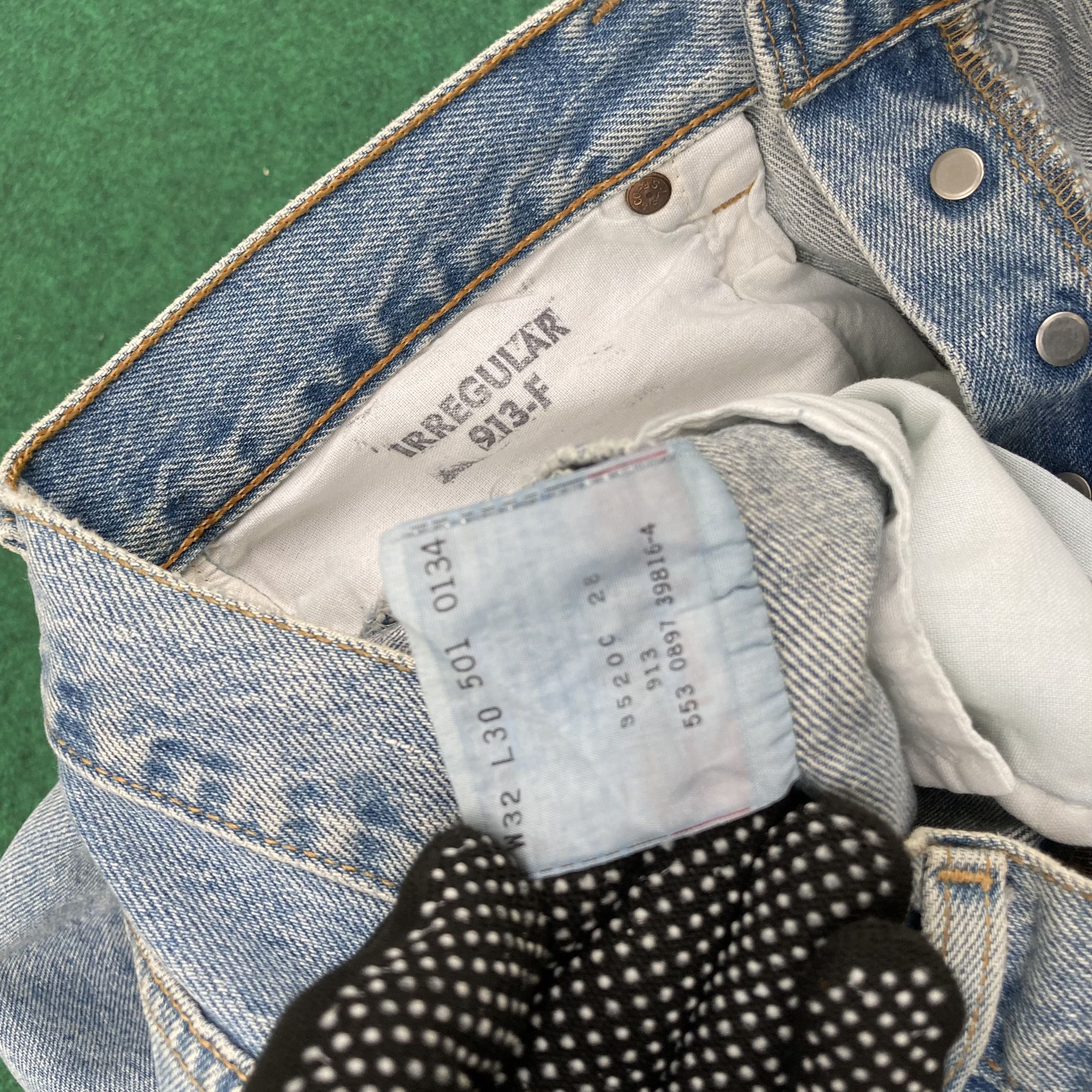 Levi's × Vintage Vtg Levis 501 Distressed Ripped Light Wash 80s Grunge Jeans Size US 30 / EU 46 - 7 Thumbnail