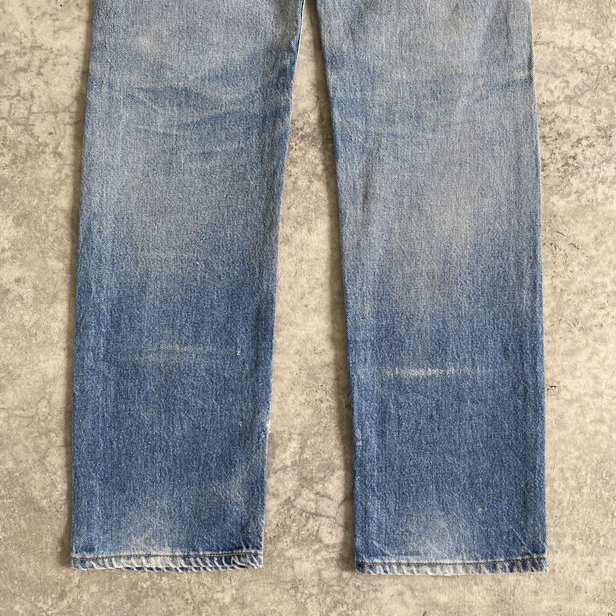 Levi's Size 28x32 VTG 1993 Levi's 501 Faded Blue Ripped Jeans Size US 28 / EU 44 - 14 Thumbnail