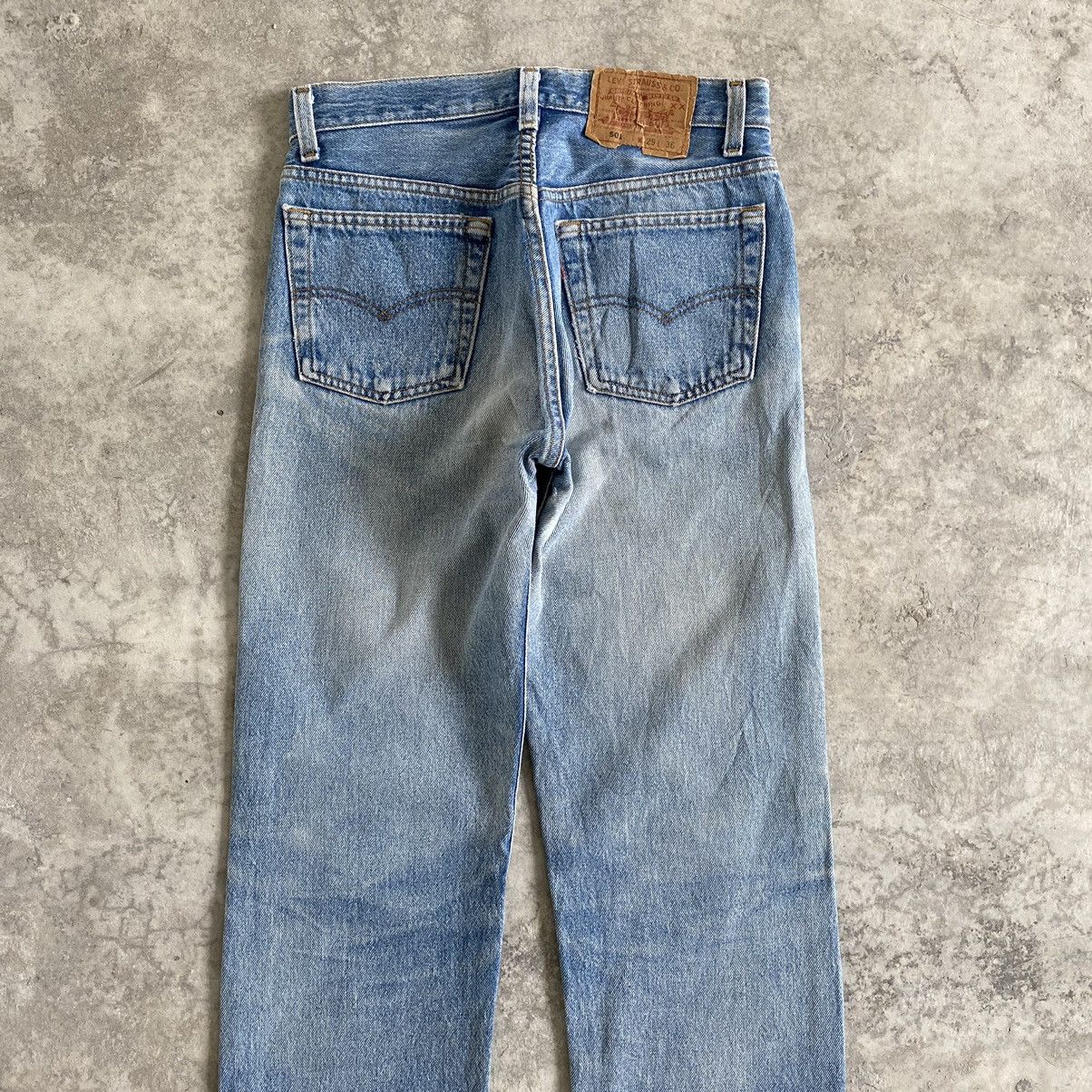 Levi's Size 28x32 VTG 1993 Levi's 501 Faded Blue Ripped Jeans Size US 28 / EU 44 - 11 Thumbnail