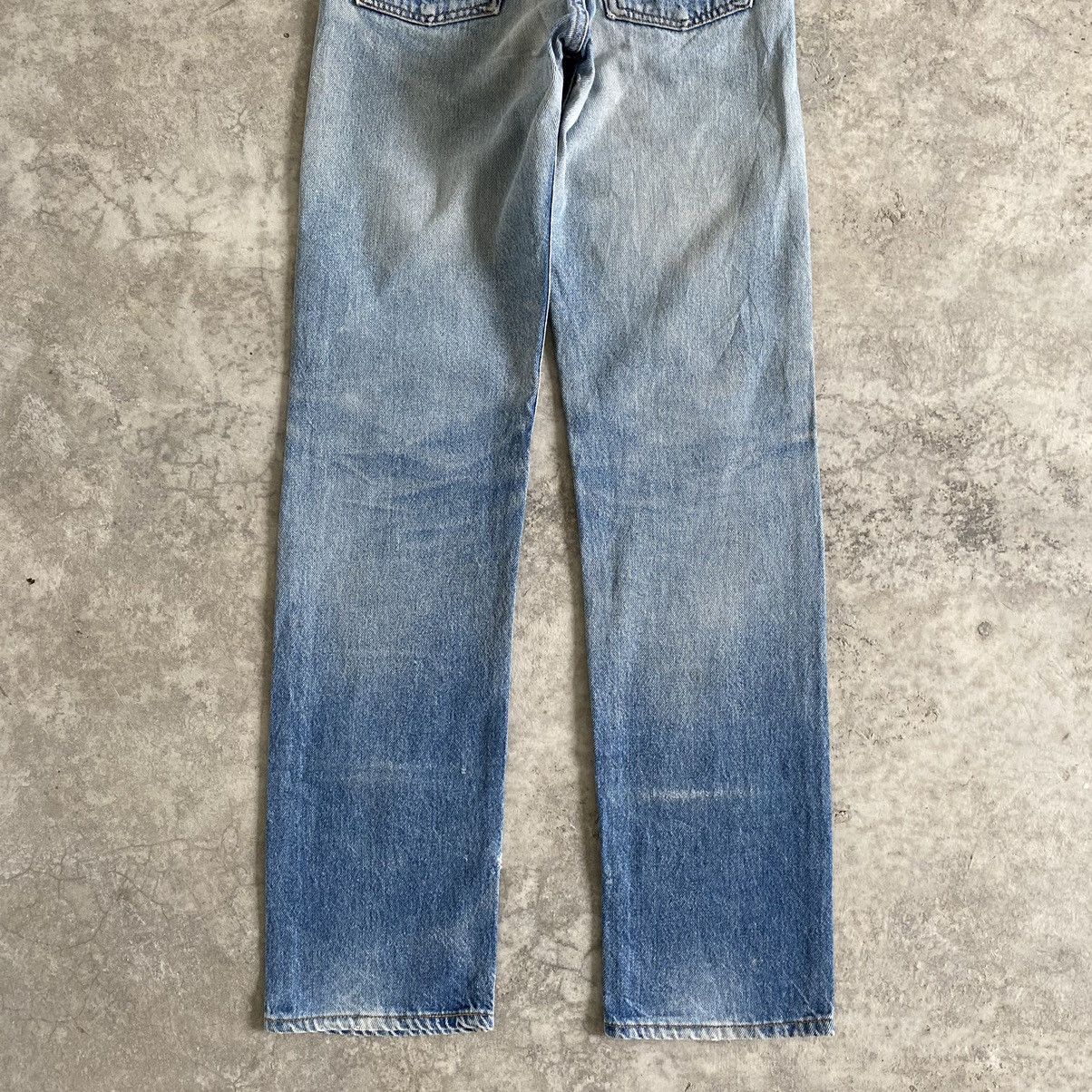 Levi's Size 28x32 VTG 1993 Levi's 501 Faded Blue Ripped Jeans Size US 28 / EU 44 - 12 Thumbnail