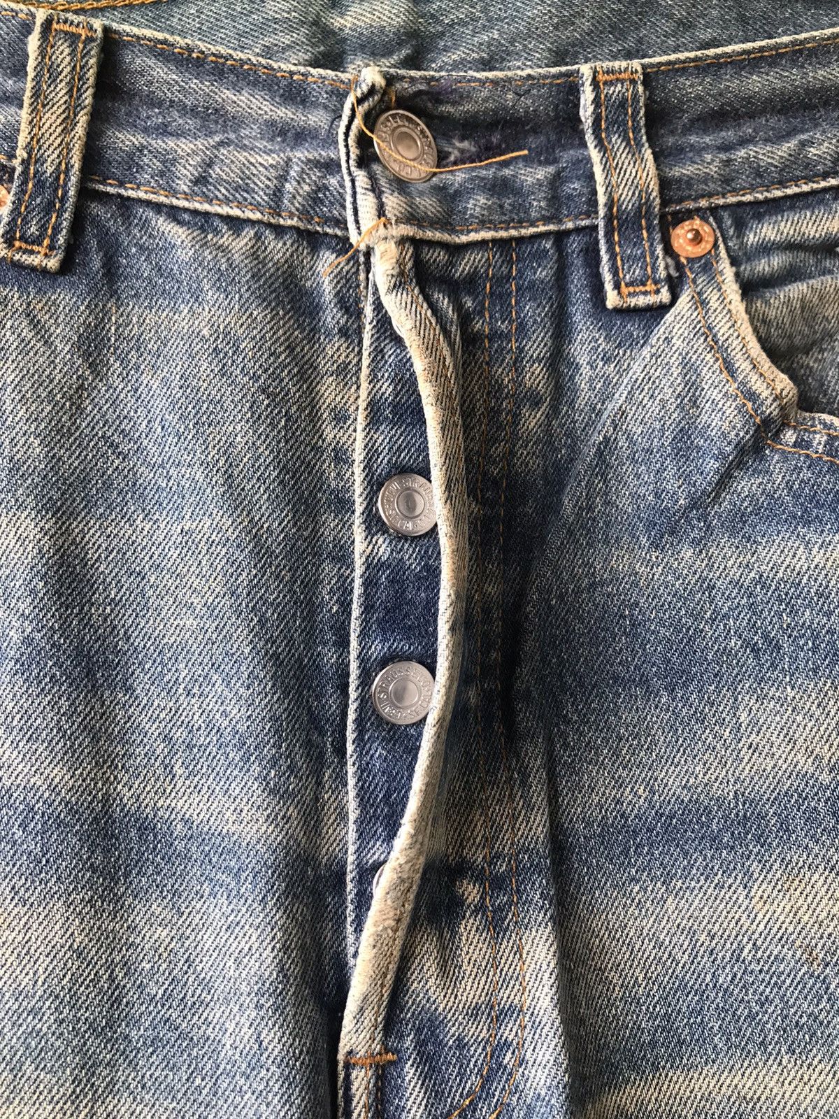 Levi's Vintage Levis 501 Buttonfly Made in USA Size US 32 / EU 48 - 9 Thumbnail