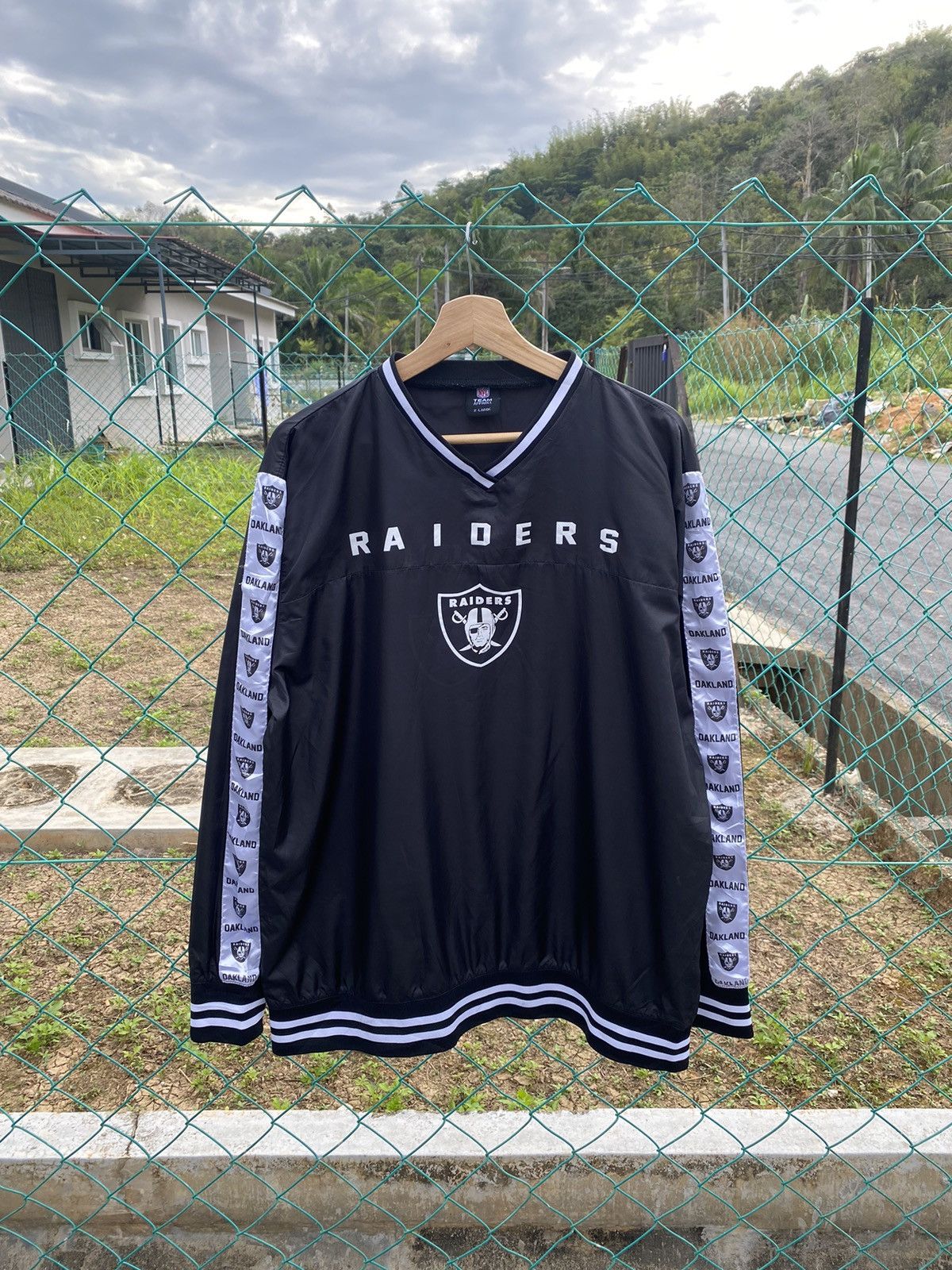 NFL × Vintage Raiders Side Tape Training Sweater Size US XL / EU 56 / 4 - 1 Thumbnail