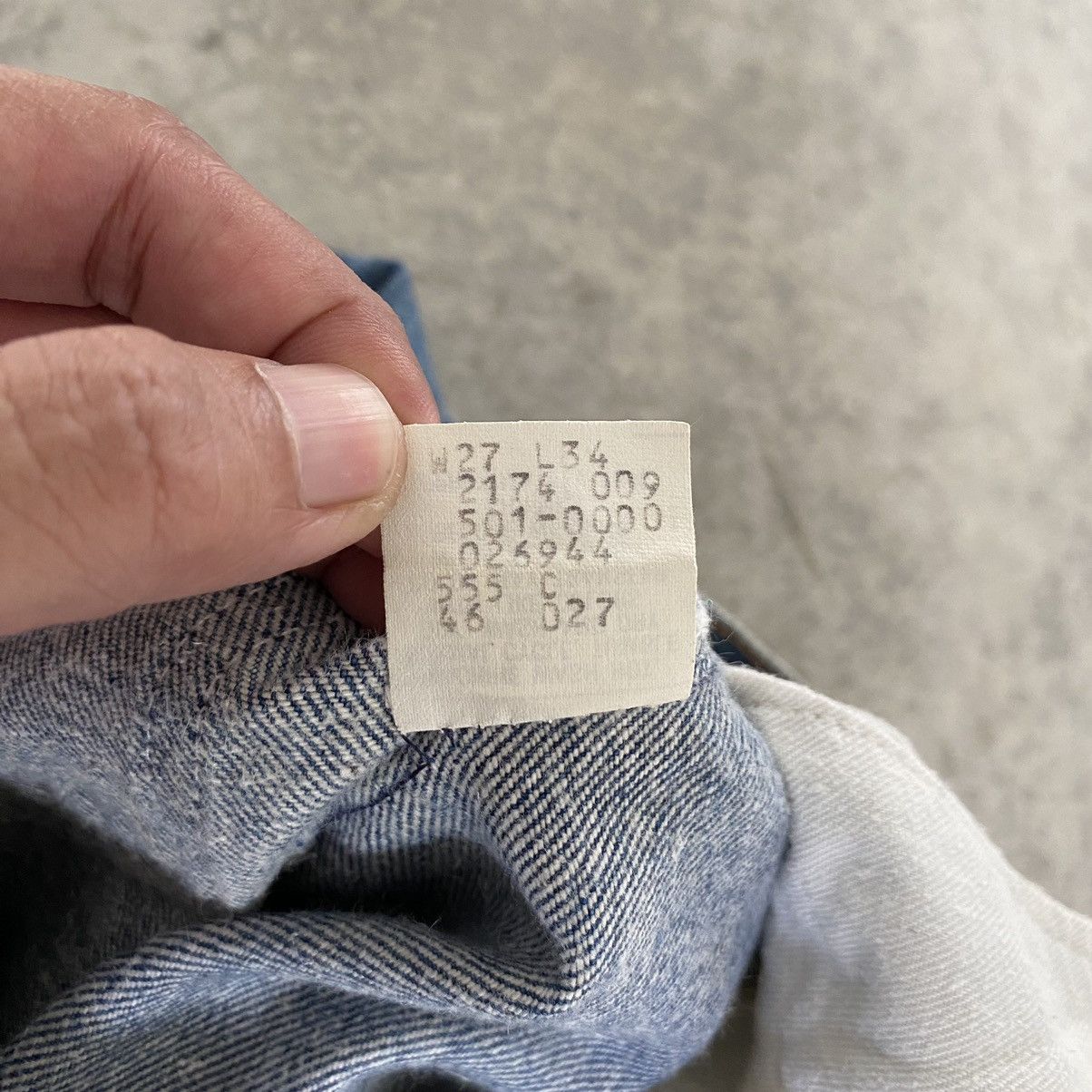 Levi's VTG Early 80’s Levi's 501 High Waisted Stonewash Blue Jeans Size US 26 / EU 42 - 17 Thumbnail