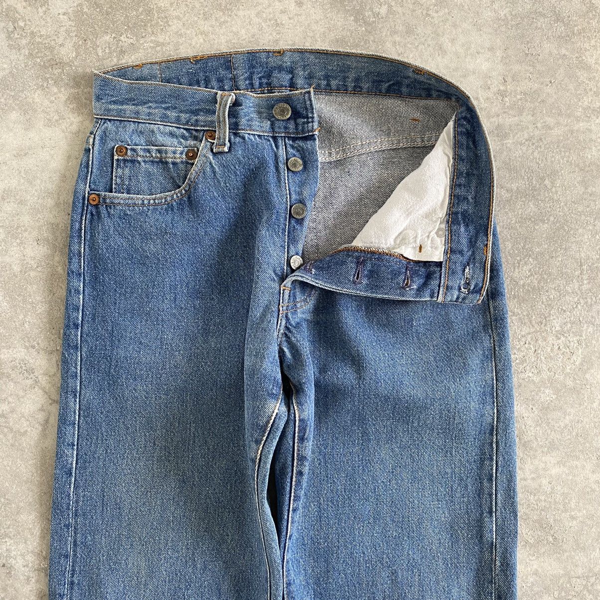 Levi's VTG Early 80’s Levi's 501 High Waisted Stonewash Blue Jeans Size US 26 / EU 42 - 7 Thumbnail
