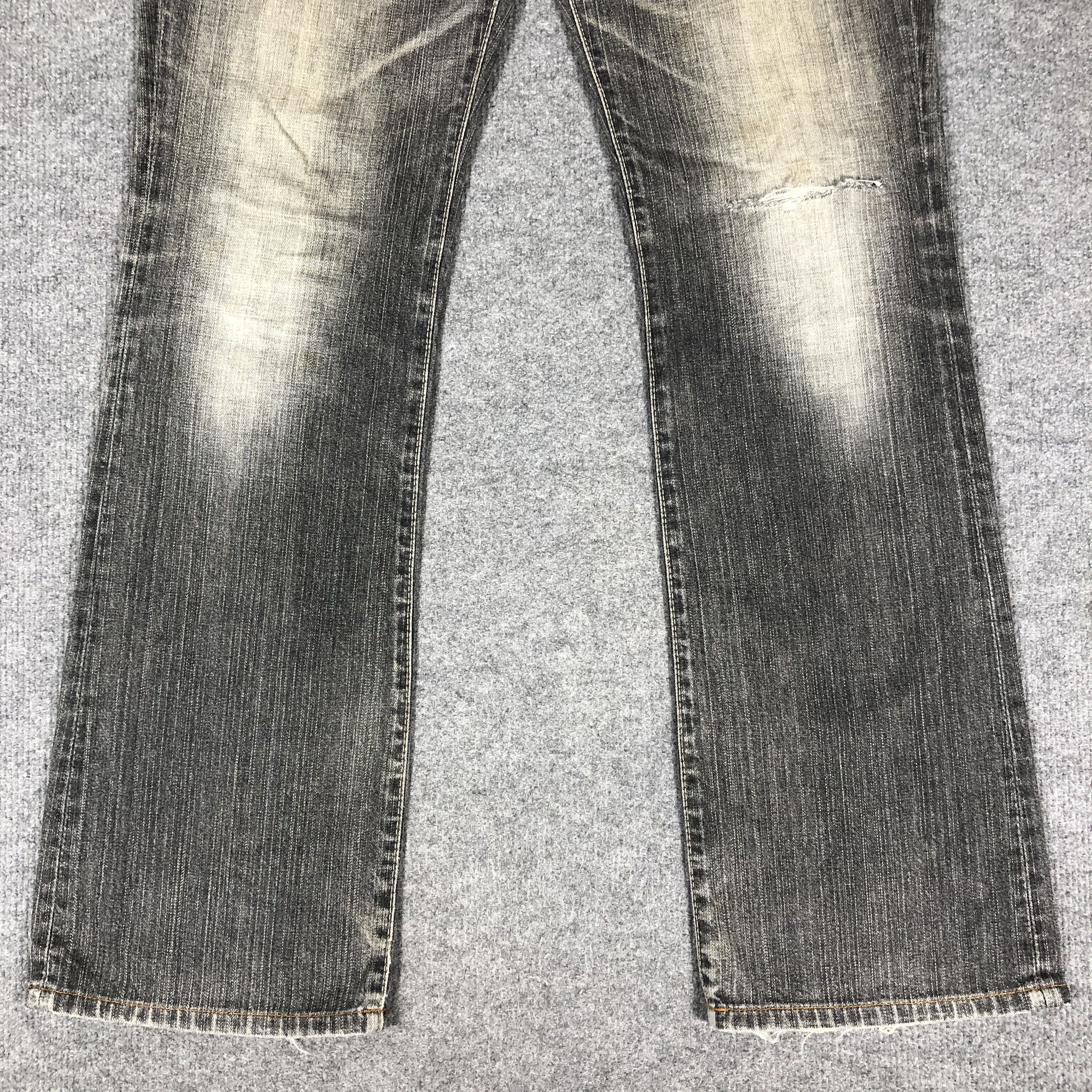 Levi's × Vintage Vintage Levis 708 Flare Jeans L1158 Size US 33 - 4 Thumbnail