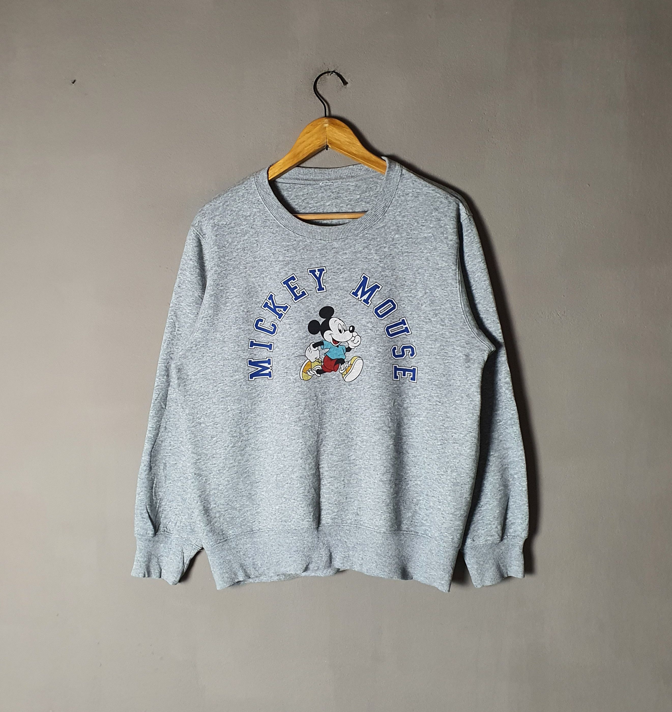 Mickey Mouse 1990s Walt Disney Sweatshirt size Medium