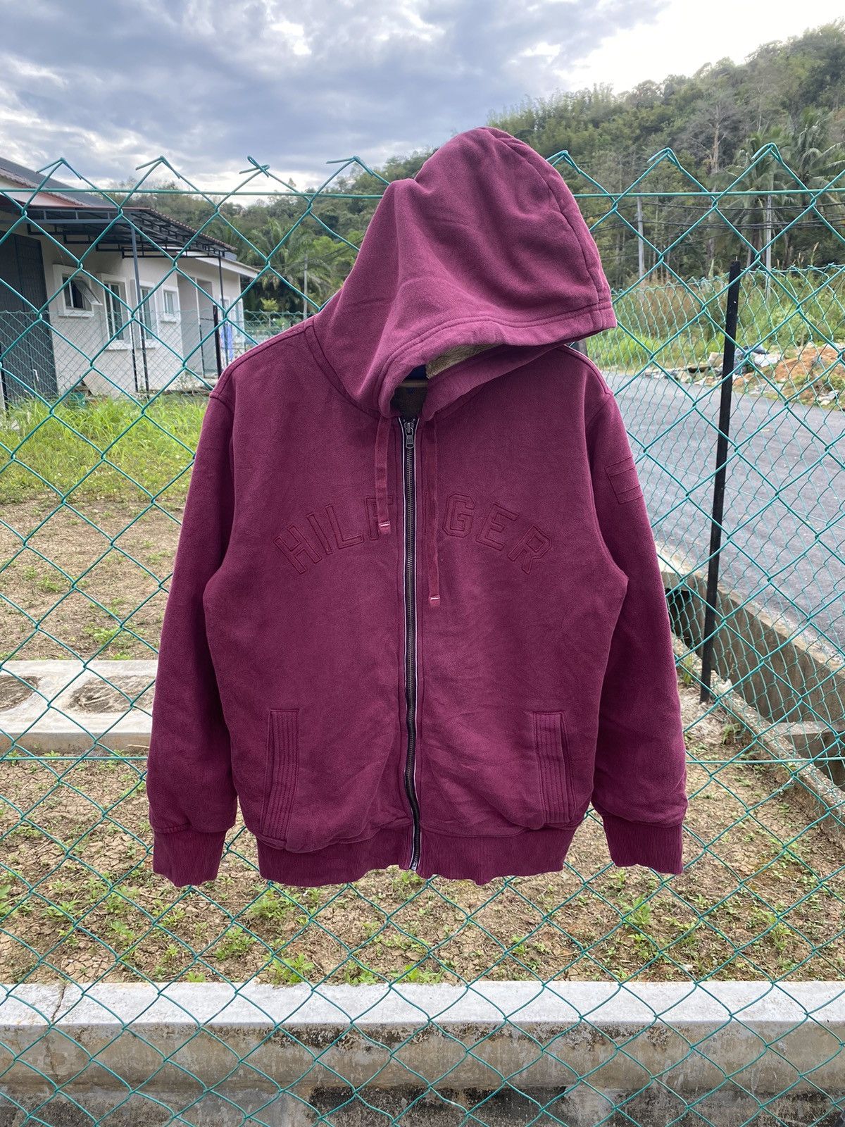 Tommy Hilfiger Tommy Hilfiger Embroidery Spellout Zipper Hoodies Size US L / EU 52-54 / 3 - 1 Thumbnail