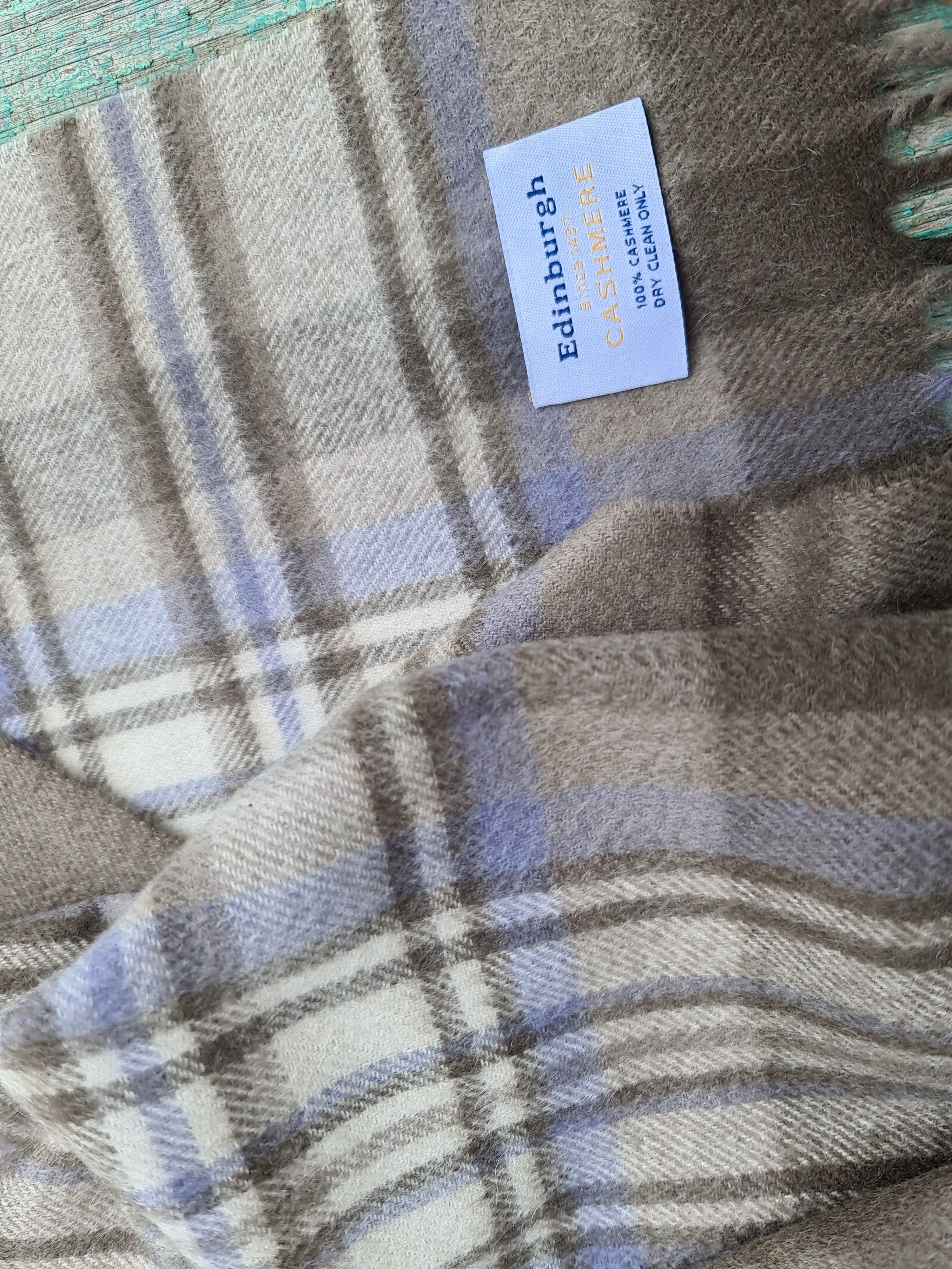 Vintage Vintage Edinburgh Since 1437 Tartan Cashmere Casual Scarf Size ONE SIZE - 2 Thumbnail