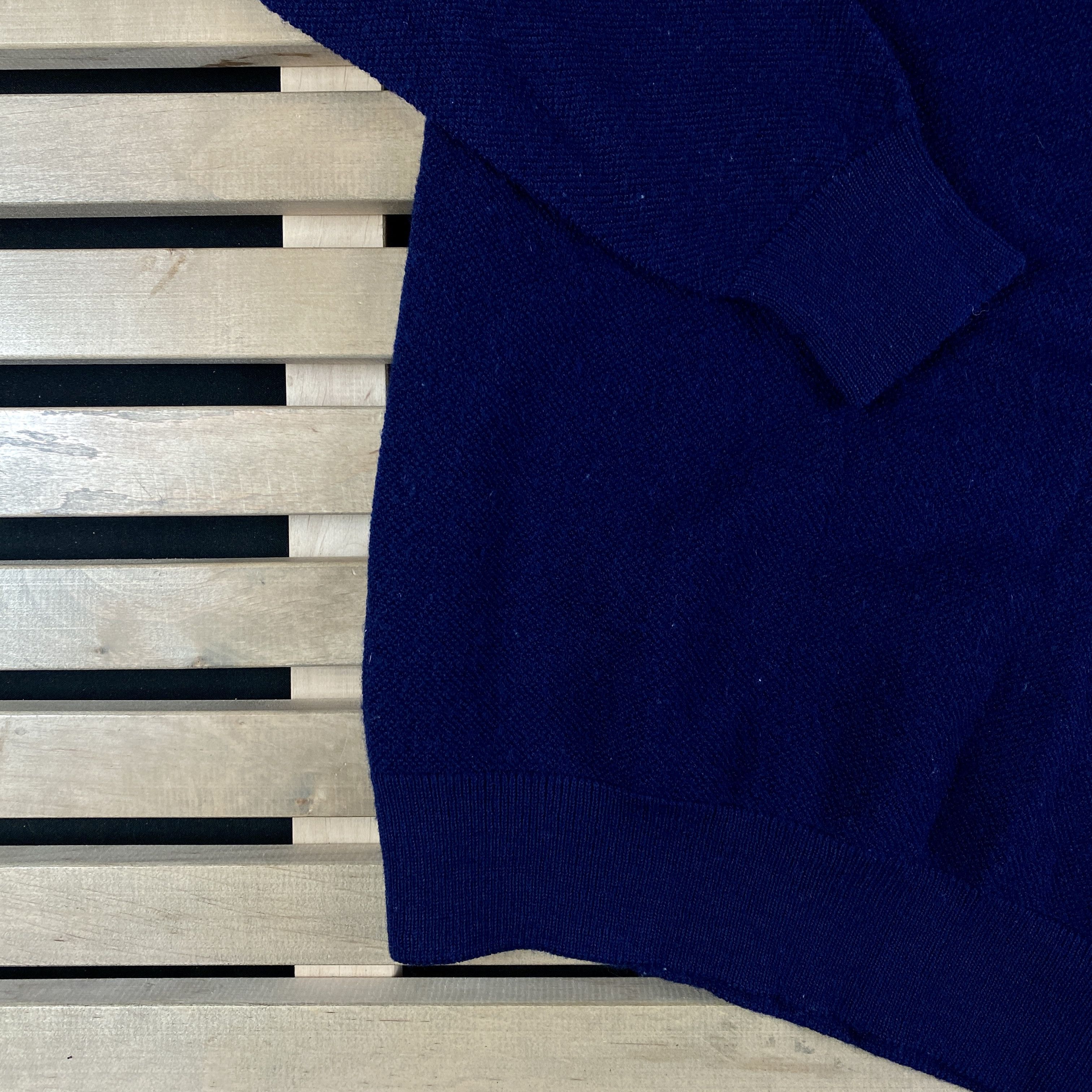 Lacoste × Vintage Mens Sweater Jumper V Neck Lacoste Vintage Size L Size US L / EU 52-54 / 3 - 3 Thumbnail