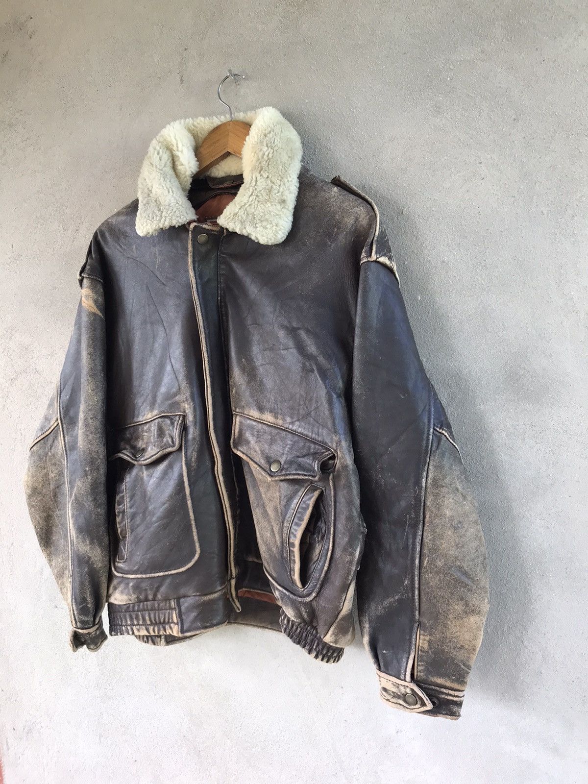 Genuine Leather RARE BASIC WEAR FLIGHT LEATHER JACKET Size US L / EU 52-54 / 3 - 3 Thumbnail