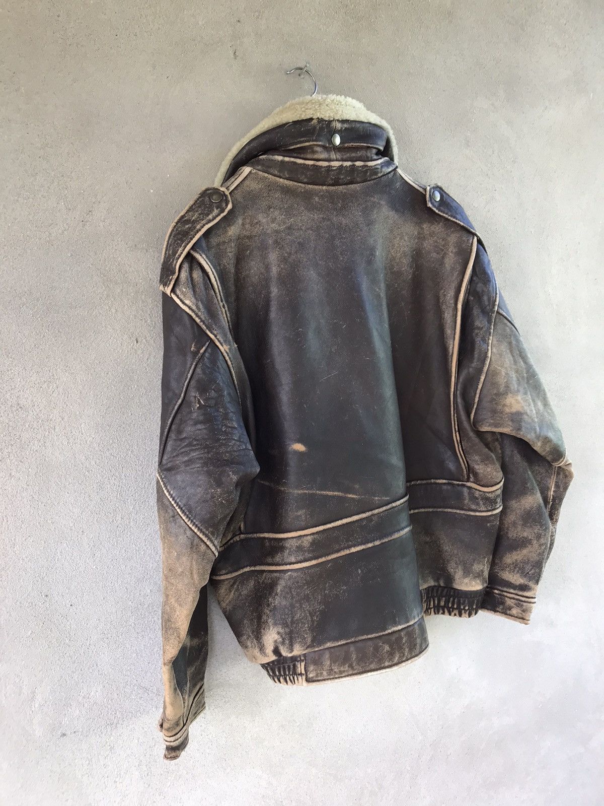Genuine Leather RARE BASIC WEAR FLIGHT LEATHER JACKET Size US L / EU 52-54 / 3 - 6 Thumbnail