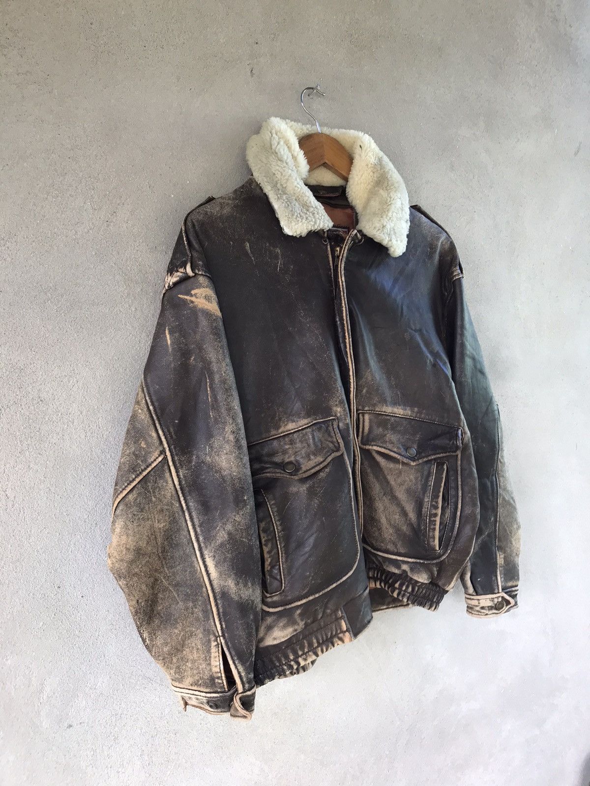Genuine Leather RARE BASIC WEAR FLIGHT LEATHER JACKET Size US L / EU 52-54 / 3 - 4 Thumbnail