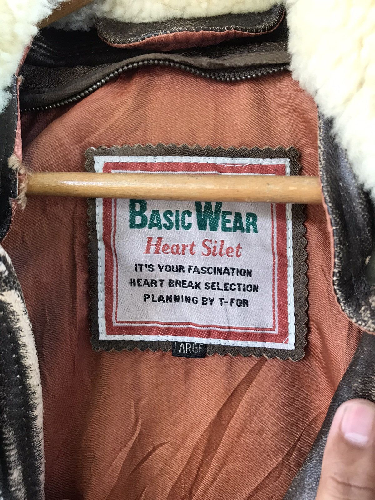 Genuine Leather RARE BASIC WEAR FLIGHT LEATHER JACKET Size US L / EU 52-54 / 3 - 9 Thumbnail