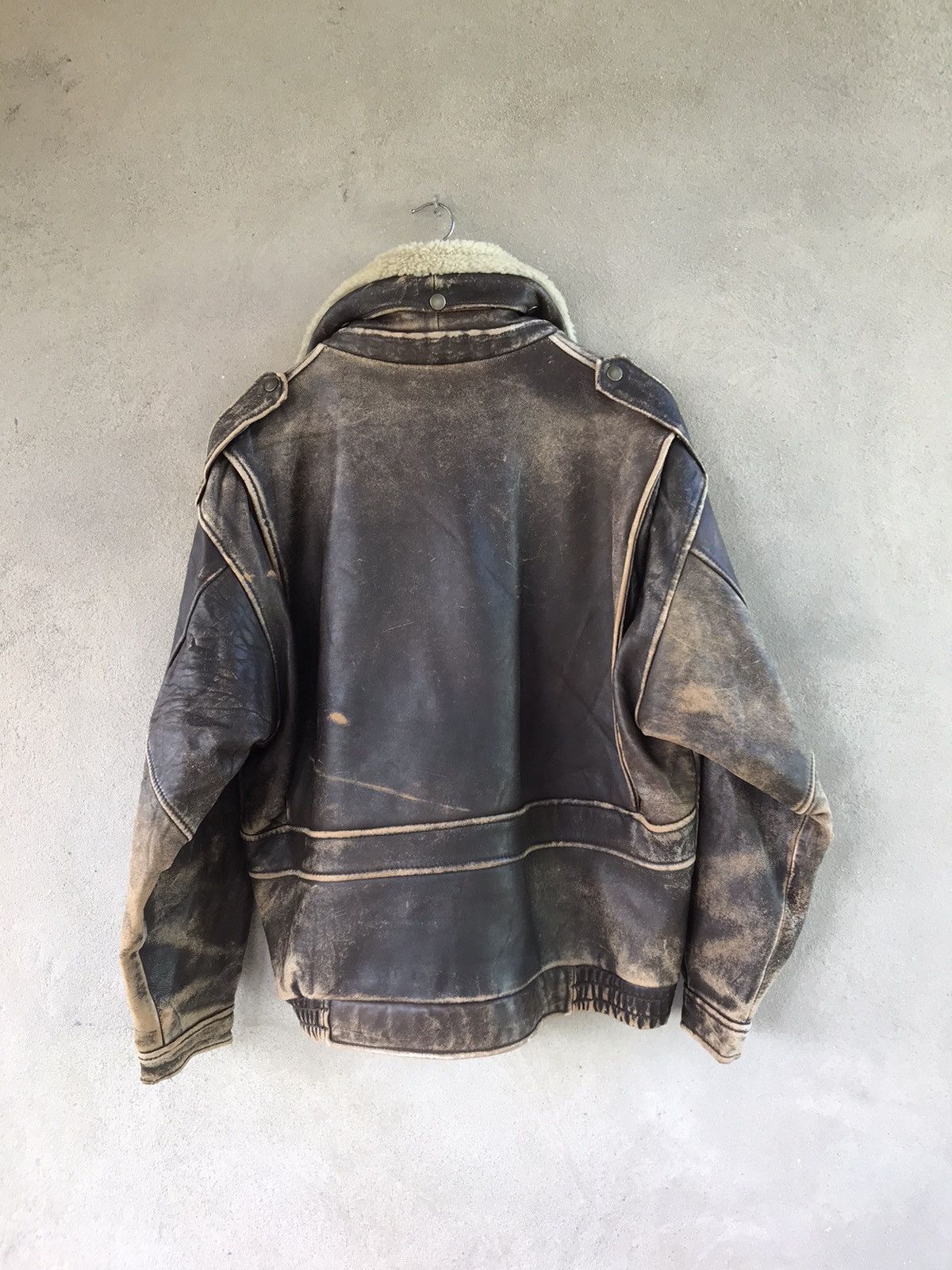Genuine Leather RARE BASIC WEAR FLIGHT LEATHER JACKET Size US L / EU 52-54 / 3 - 5 Thumbnail