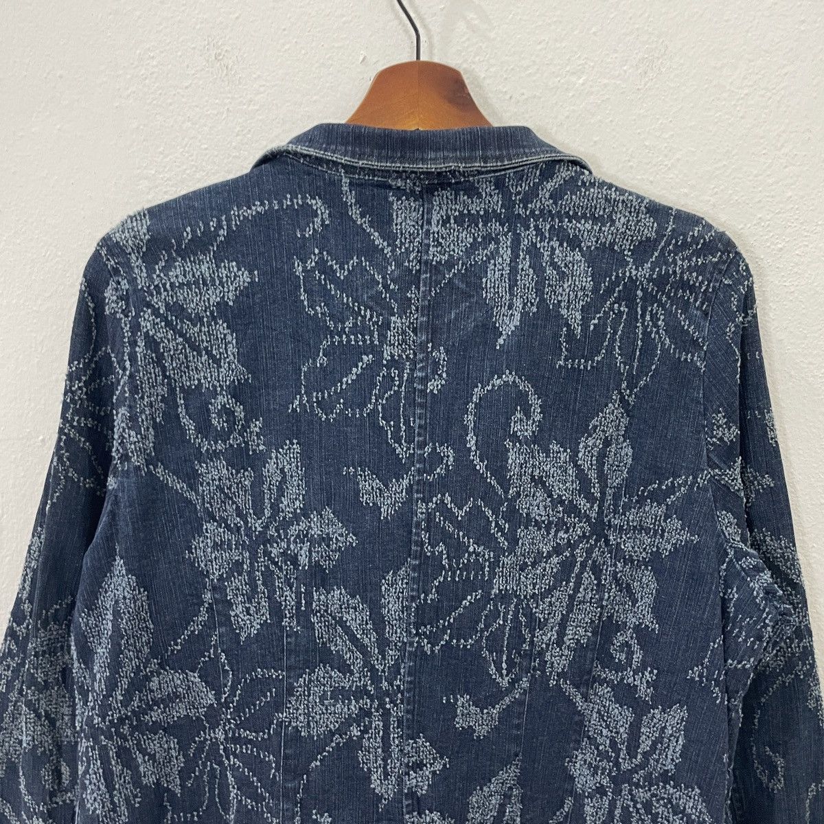 Jordan Brand Vintage Japanese Designer Flower Motive Denim Jacket Size L / US 10 / IT 46 - 11 Thumbnail