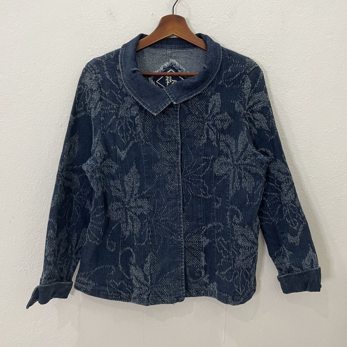 Jordan Brand Vintage Japanese Designer Flower Motive Denim Jacket Size L / US 10 / IT 46 - 1 Thumbnail