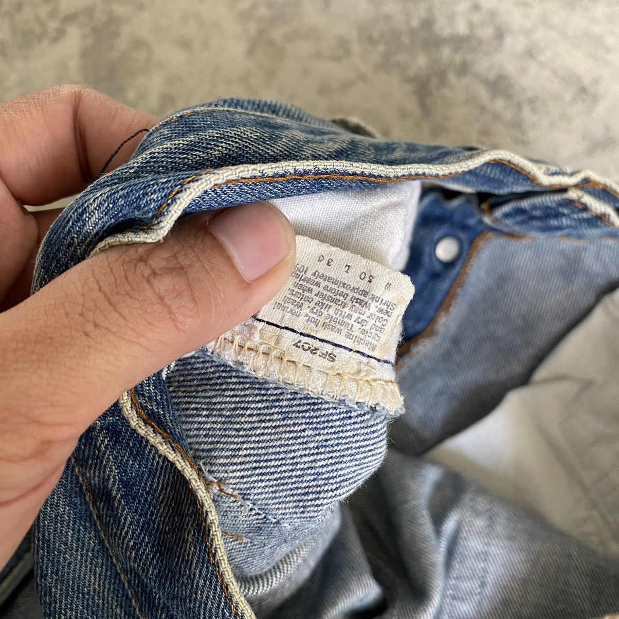 Levi's Vintage 70’s 80's Levi's 501 Ripped Selvedge Denim Jeans Size US 29 - 19 Thumbnail