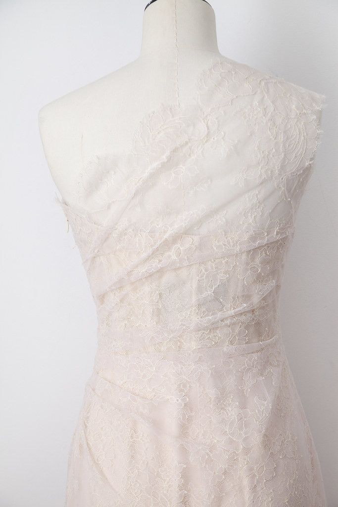 Monique Lhuillier Wedding gown Size S / US 4 / IT 40 - 7 Thumbnail