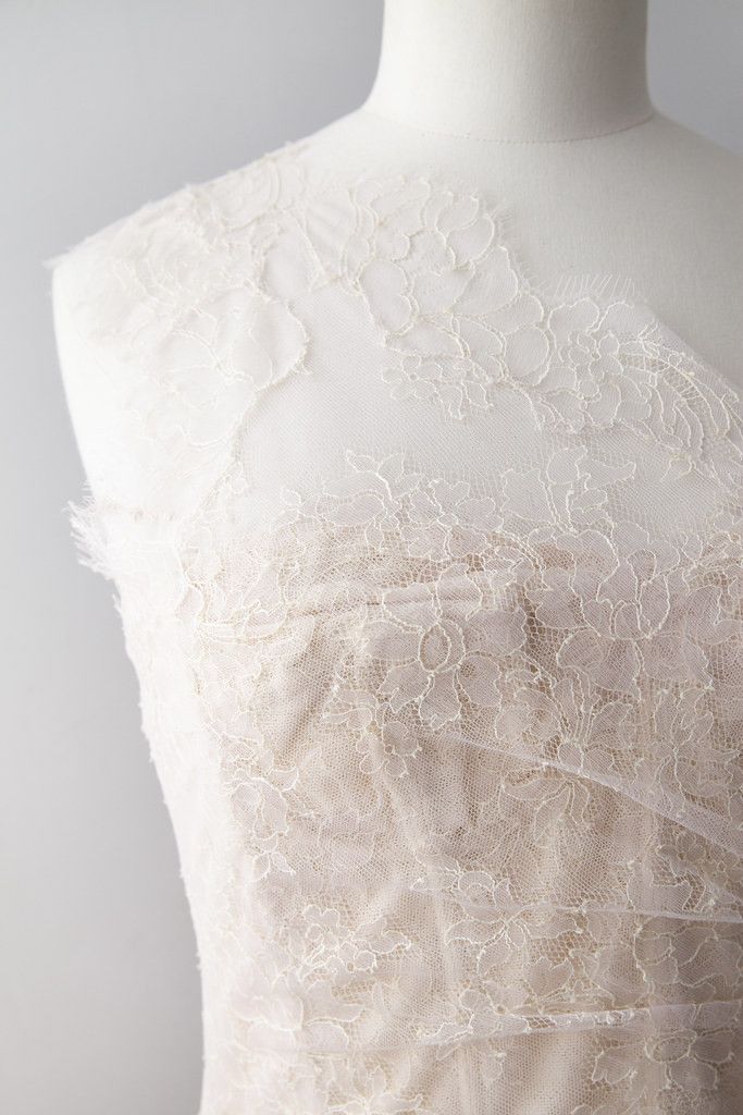 Monique Lhuillier Wedding gown Size S / US 4 / IT 40 - 3 Thumbnail