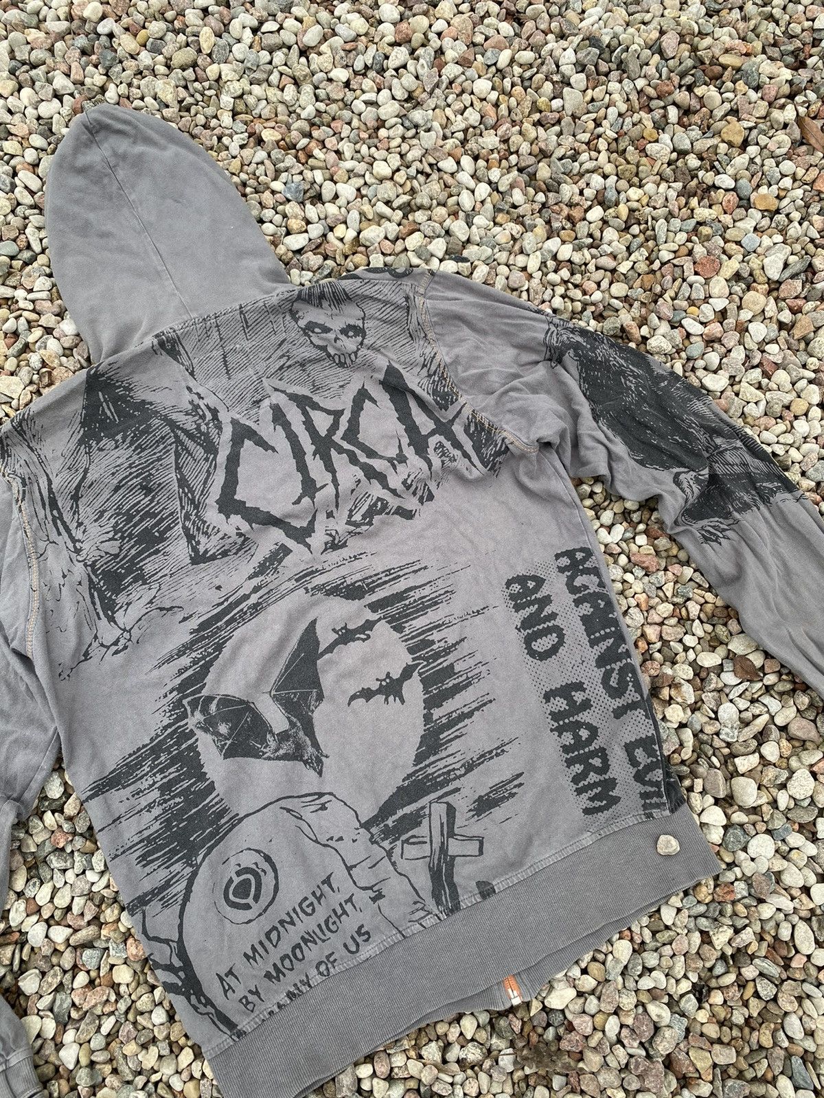 C1RCA × Japanese Brand CIRCA Vintage Skeleton Halloween Bats Hoodie Size US M / EU 48-50 / 2 - 8 Thumbnail