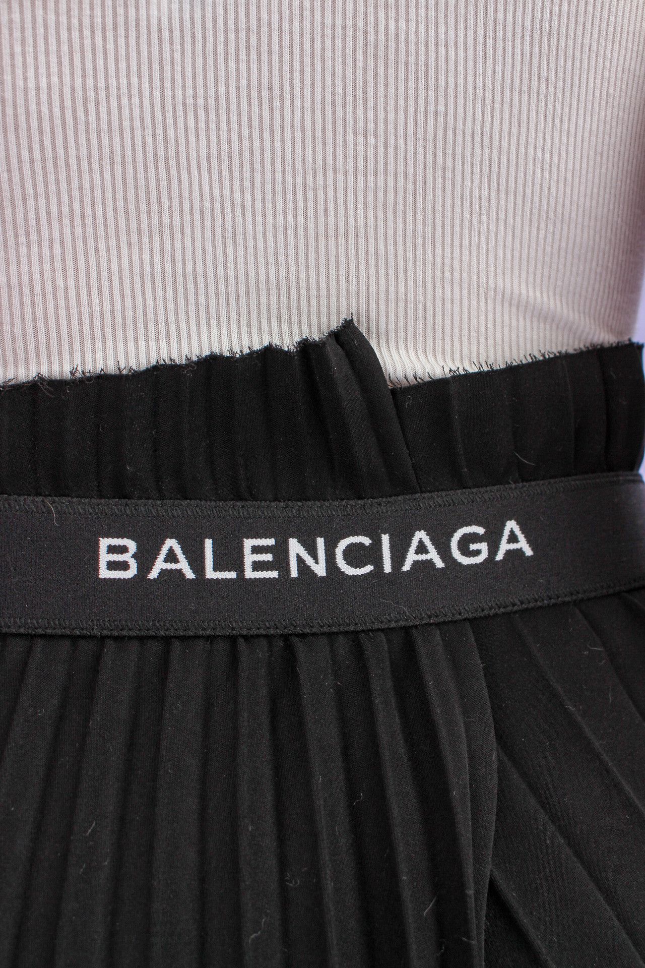 Balenciaga Balenciaga Black Fancy Pleated Skirt Size 38 Size 26" / US 2 / IT 38 - 6 Thumbnail