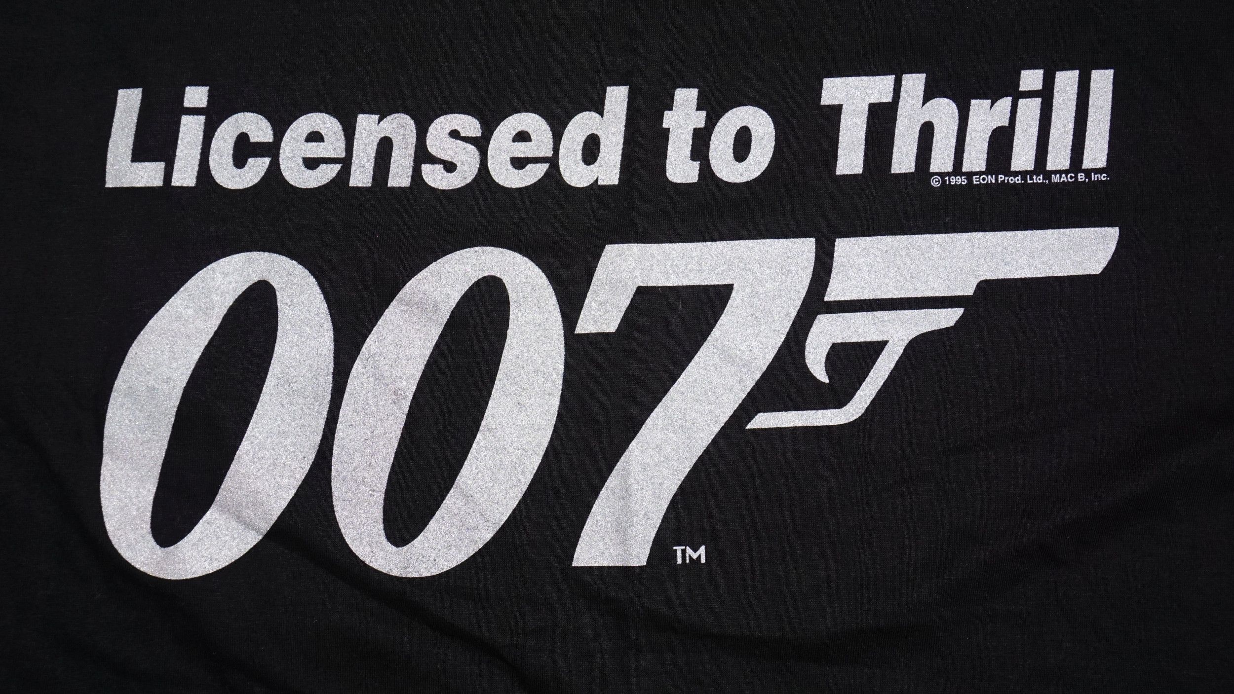 Vintage James Bond 007 Licensed to Thrill 1995 vintage tshirt RARE Size US XL / EU 56 / 4 - 4 Thumbnail