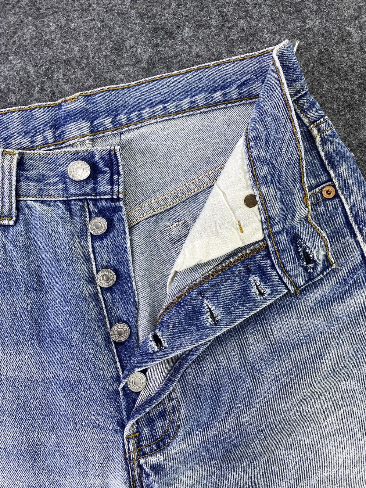 Jean × Levi's × Vintage Vintage 90s Levis 501 Distressed Blue Wash Jeans - JK07 Size US 28 / EU 44 - 3 Thumbnail