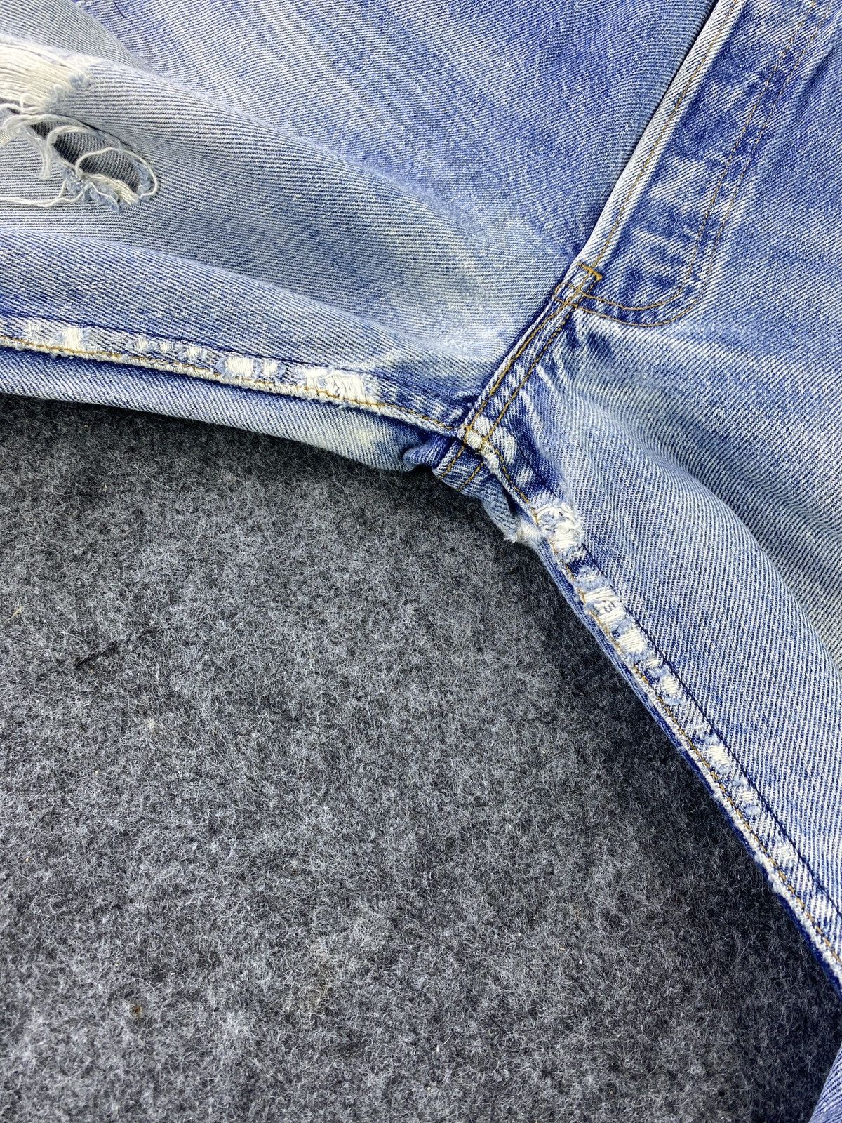 Jean × Levi's × Vintage Vintage 90s Levis 501 Distressed Blue Wash Jeans - JK07 Size US 28 / EU 44 - 13 Thumbnail