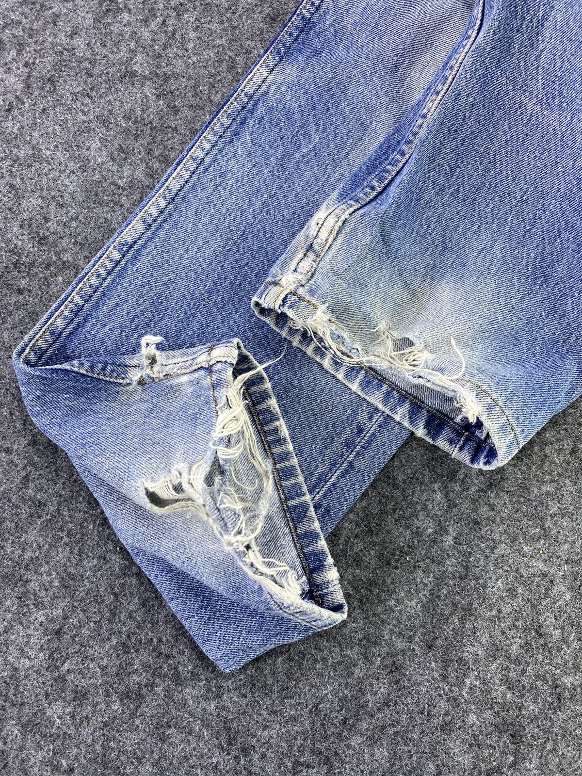 Jean × Levi's × Vintage Vintage 90s Levis 501 Distressed Blue Wash Jeans - JK07 Size US 28 / EU 44 - 8 Thumbnail
