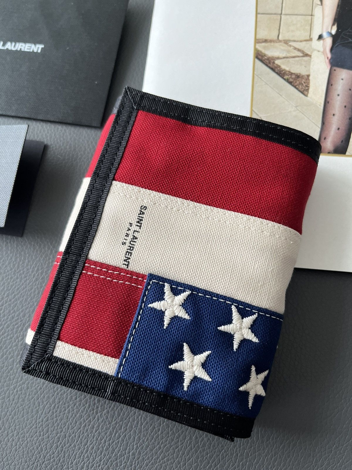 Hedi Slimane × Saint Laurent Paris × Yves Saint Laurent Brand New Limited Edition Super Rare US Flag Logo Wallet Size ONE SIZE - 4 Thumbnail