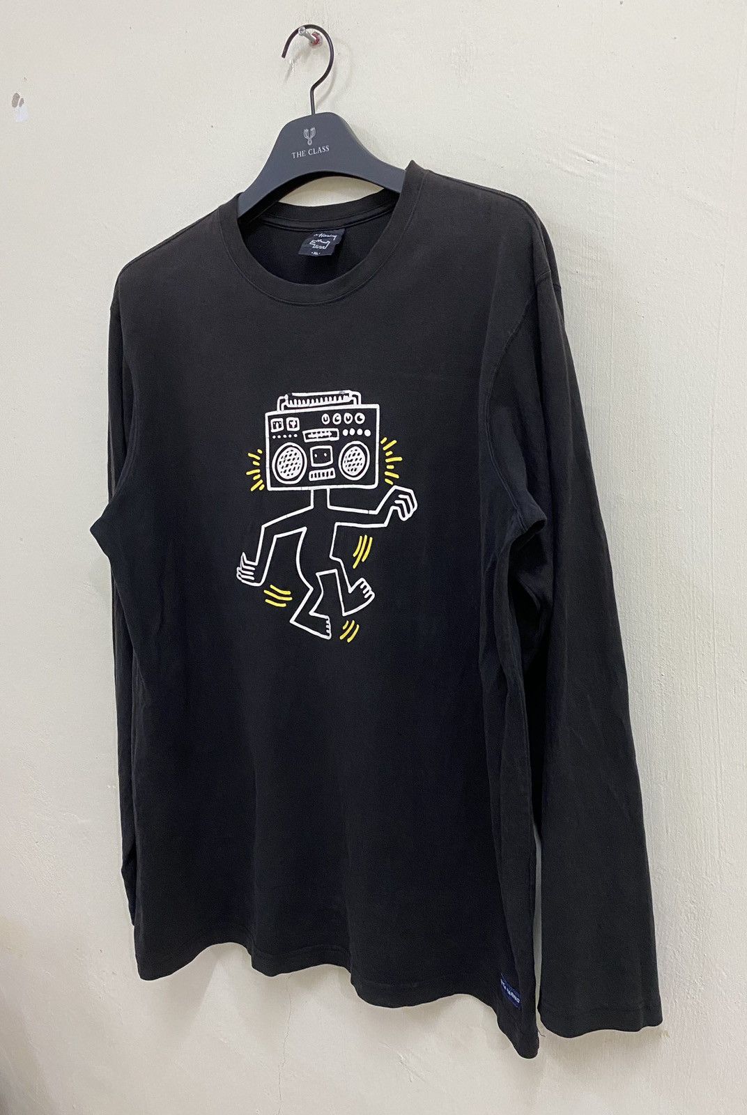 Keith Haring × Uniqlo Keith Haring Long Sleeve Faded Black Tee Size US XL / EU 56 / 4 - 2 Thumbnail