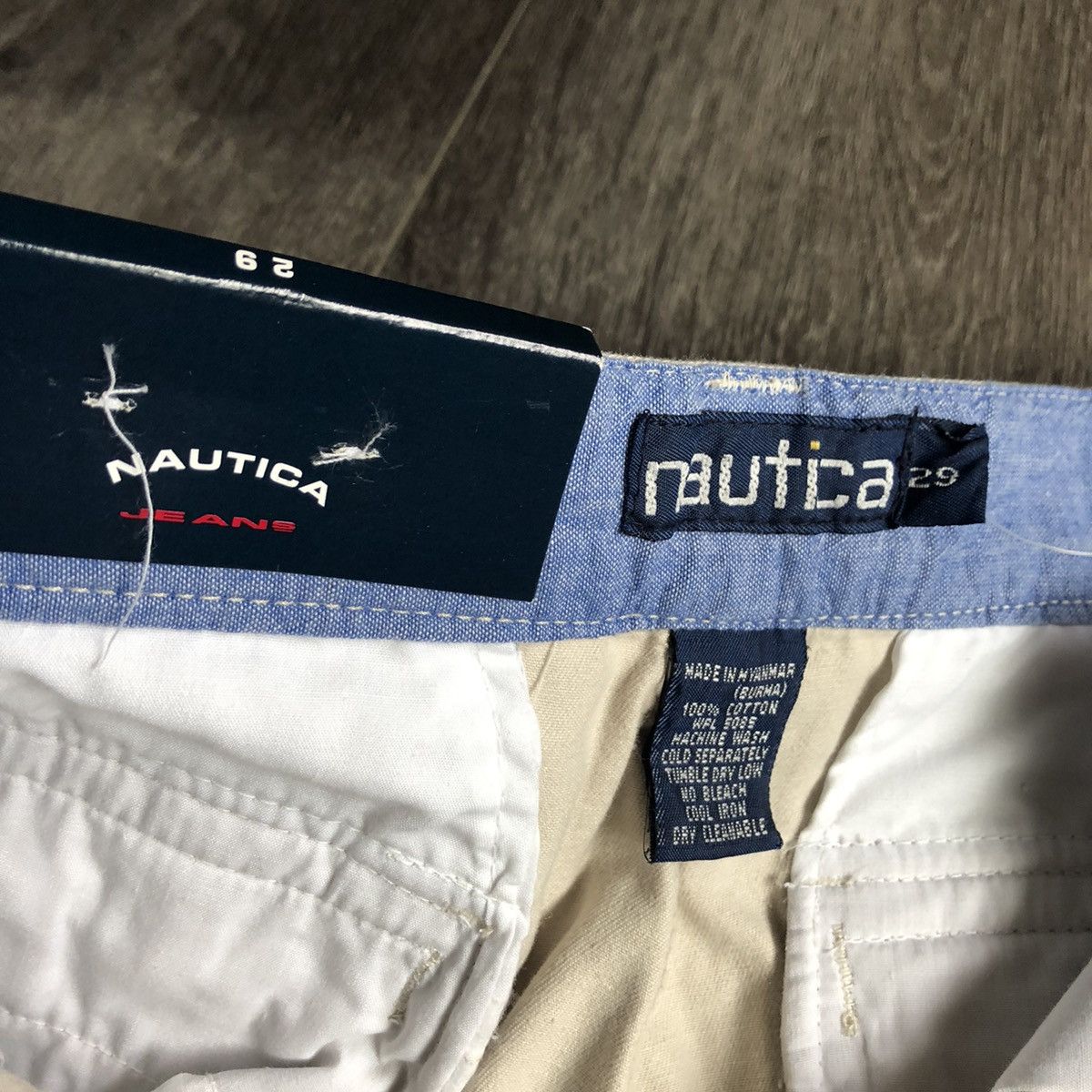 Nautica New Vintage 1990s Nautica Jeans Cargo Khaki Shorts Size 30 Size US 29 - 8 Thumbnail