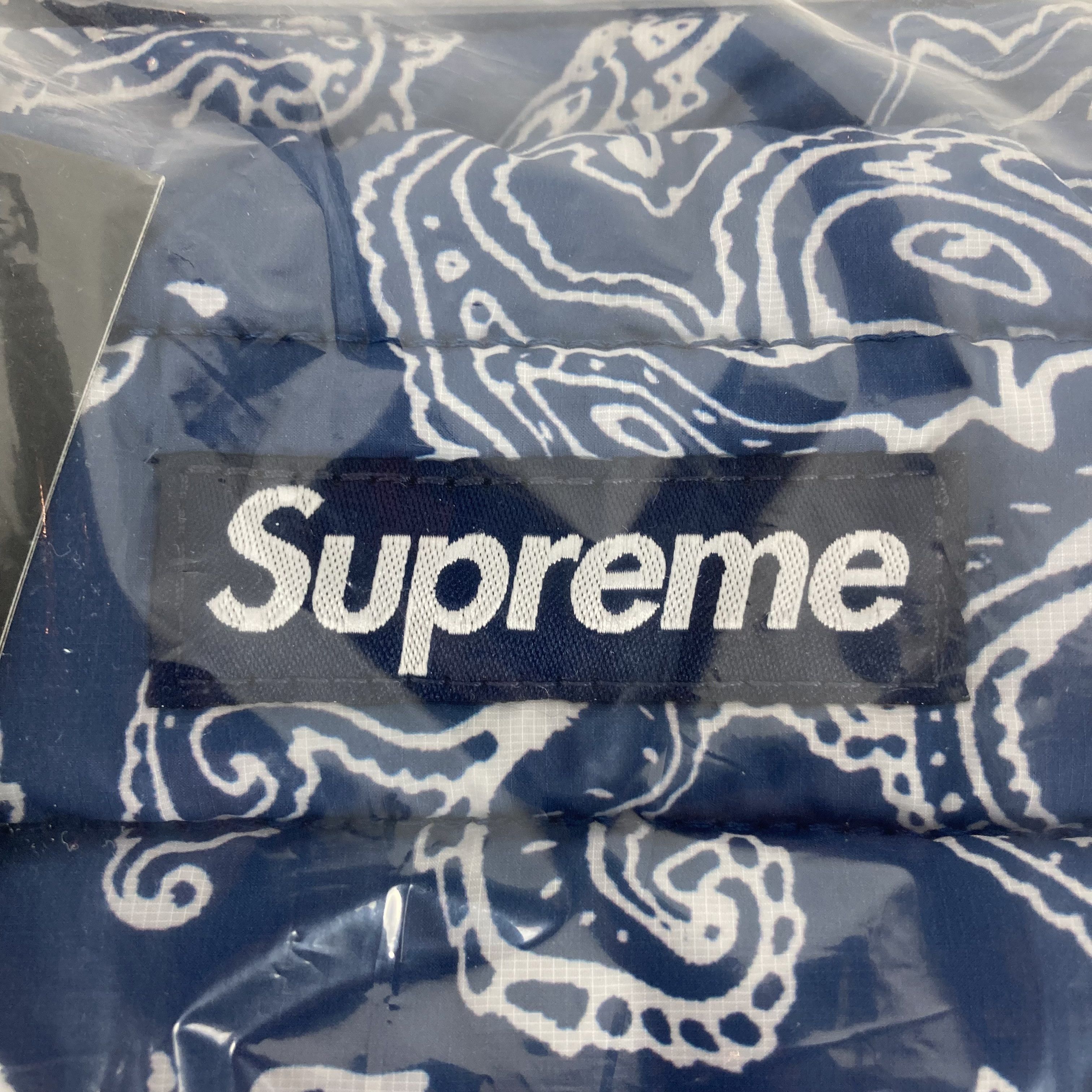 Supreme Puffer Side Bag FW22 Blue Paisley Size ONE SIZE - 4 Thumbnail