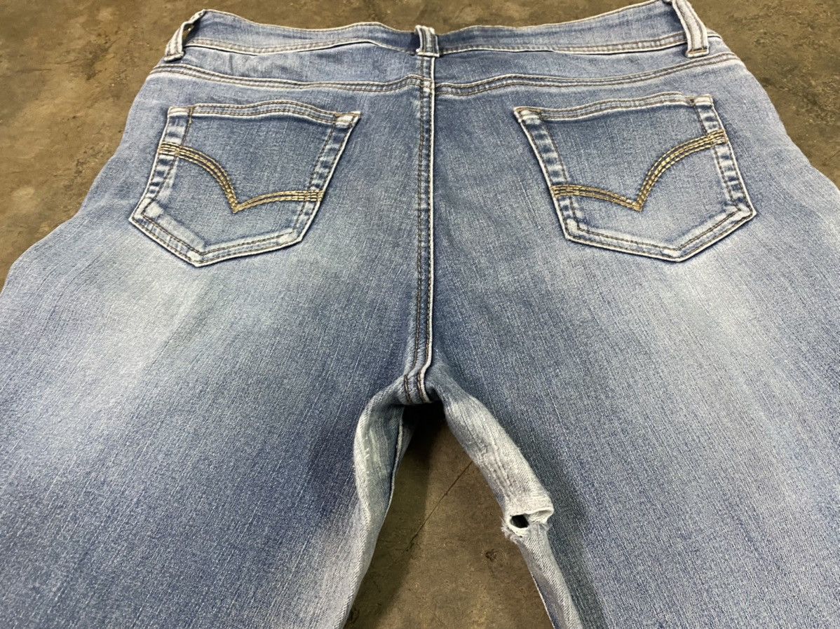 Japanese Brand Closshi Premium Distressed Denim Jeans Size US 32 / EU 48 - 9 Thumbnail