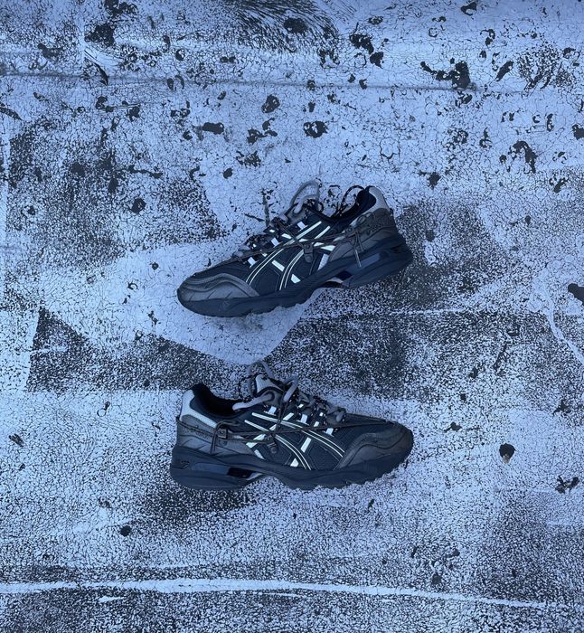 asics traverse mountain