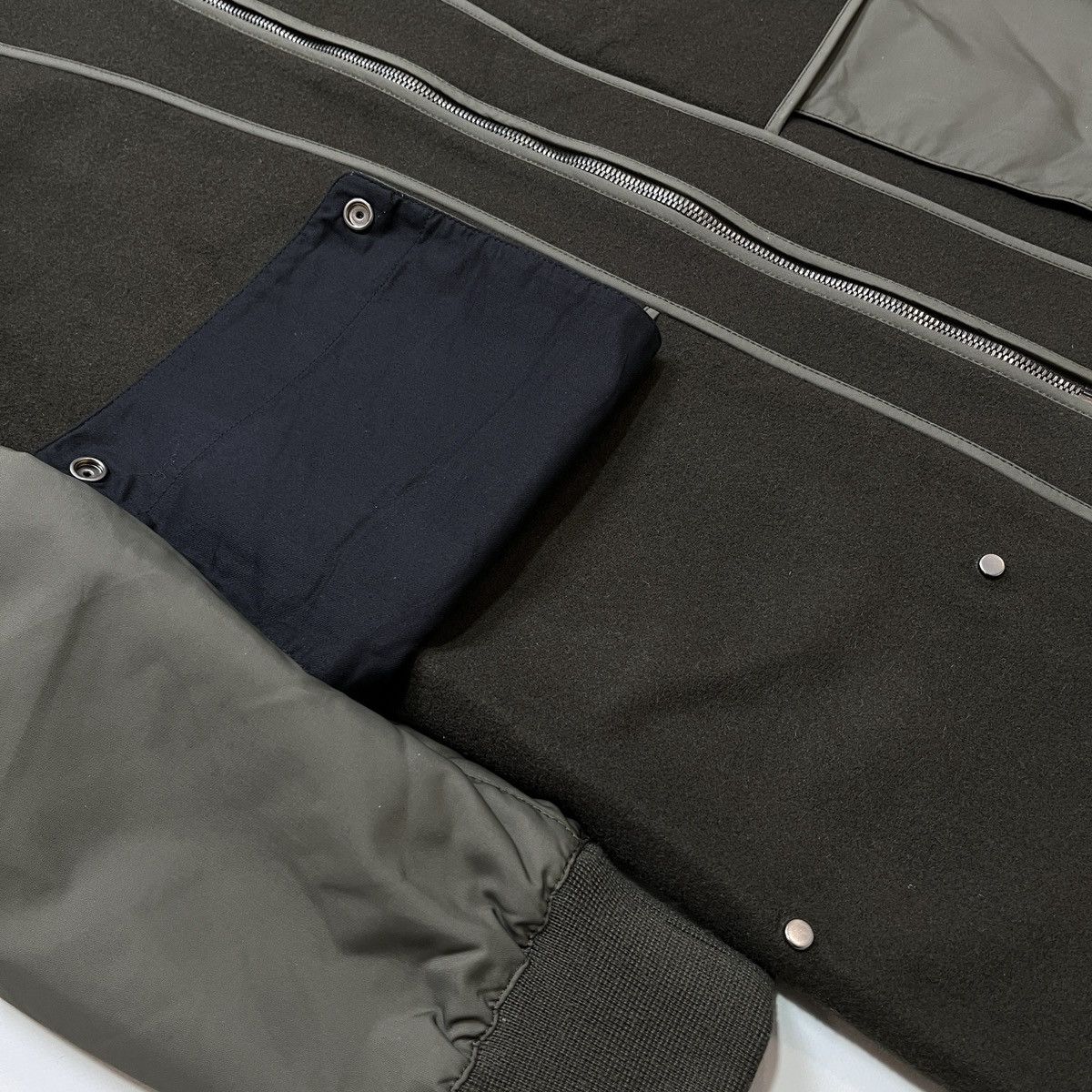 Helmut Lang helmut lang wool/nylon cargo military oversized bomber coat Size US S / EU 44-46 / 1 - 6 Thumbnail