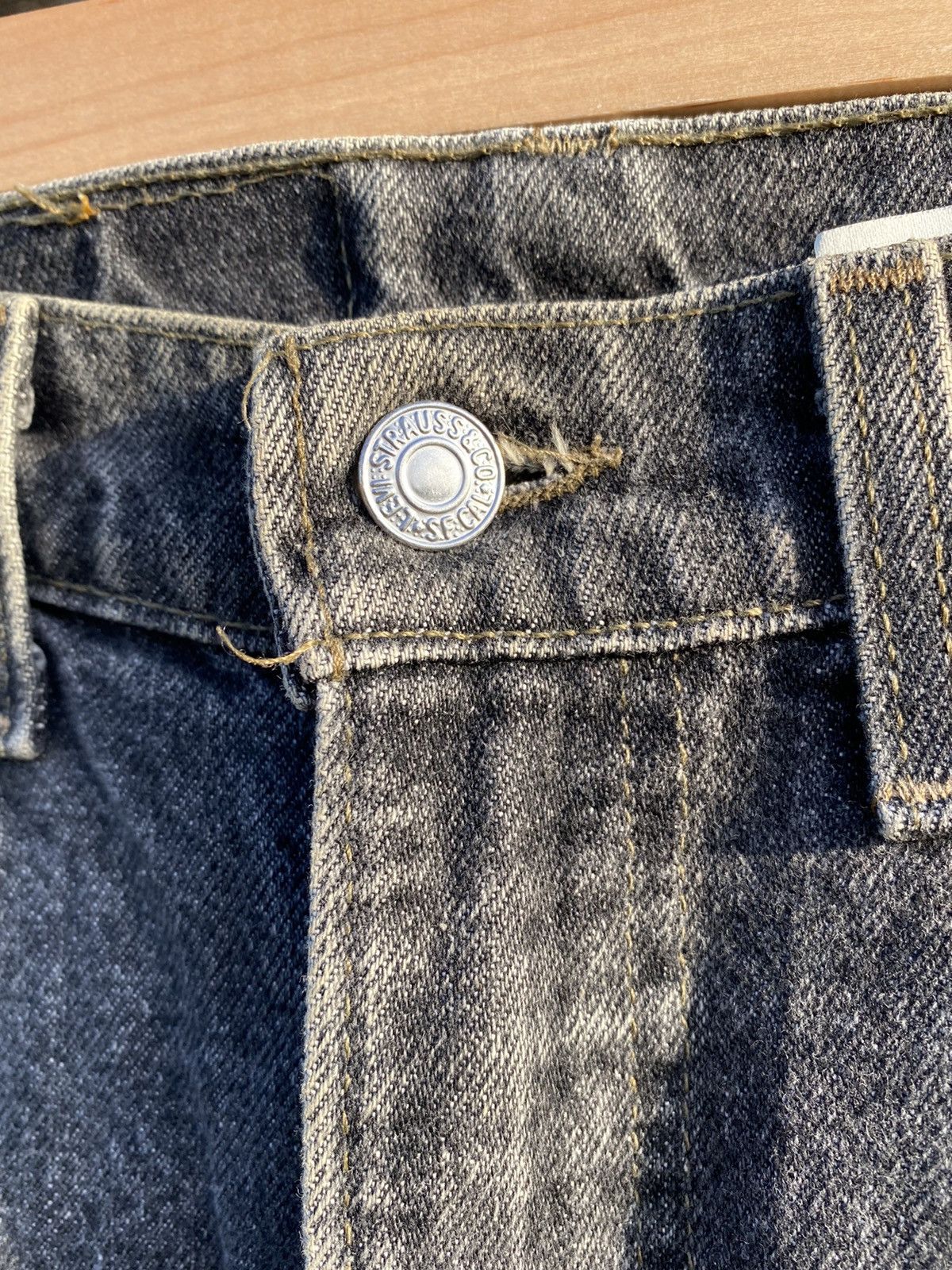Levi's Vintage THRASHED Levis 505 Black Checkerboard Made In USA Size US 30 / EU 46 - 4 Thumbnail