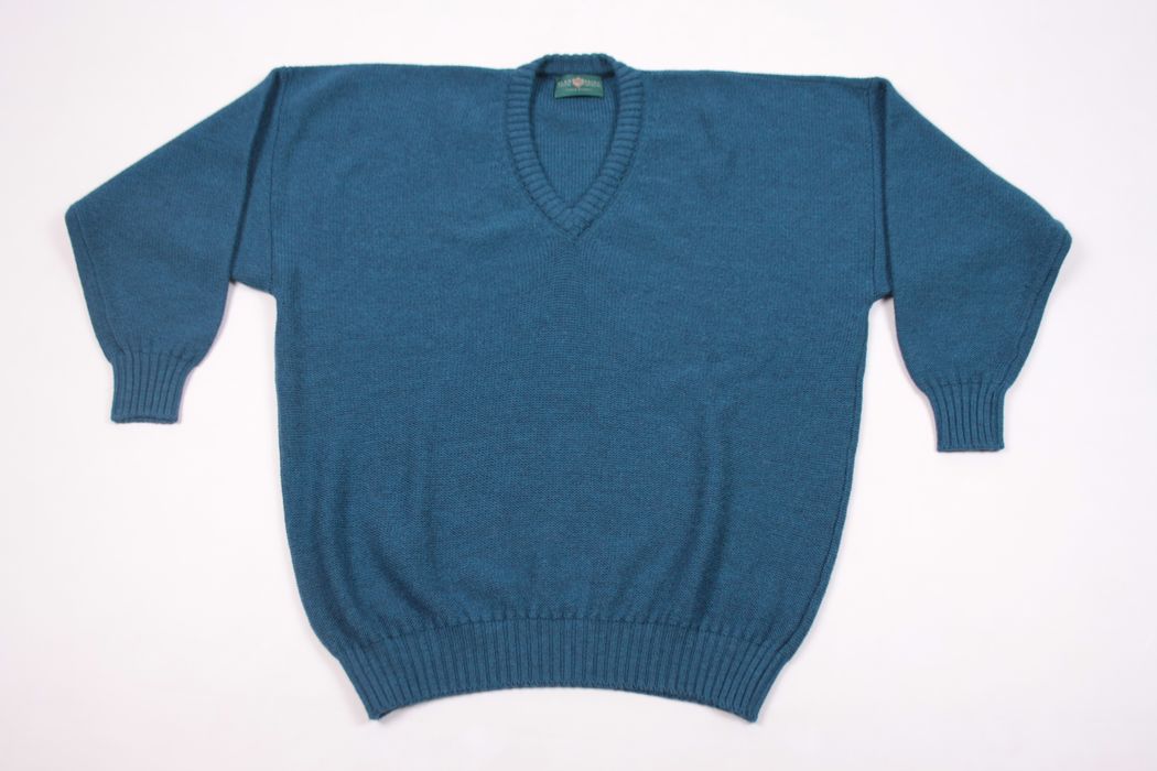 Vintage Alan Paine Merino Wool Sweater V neck made in Gr.Britain