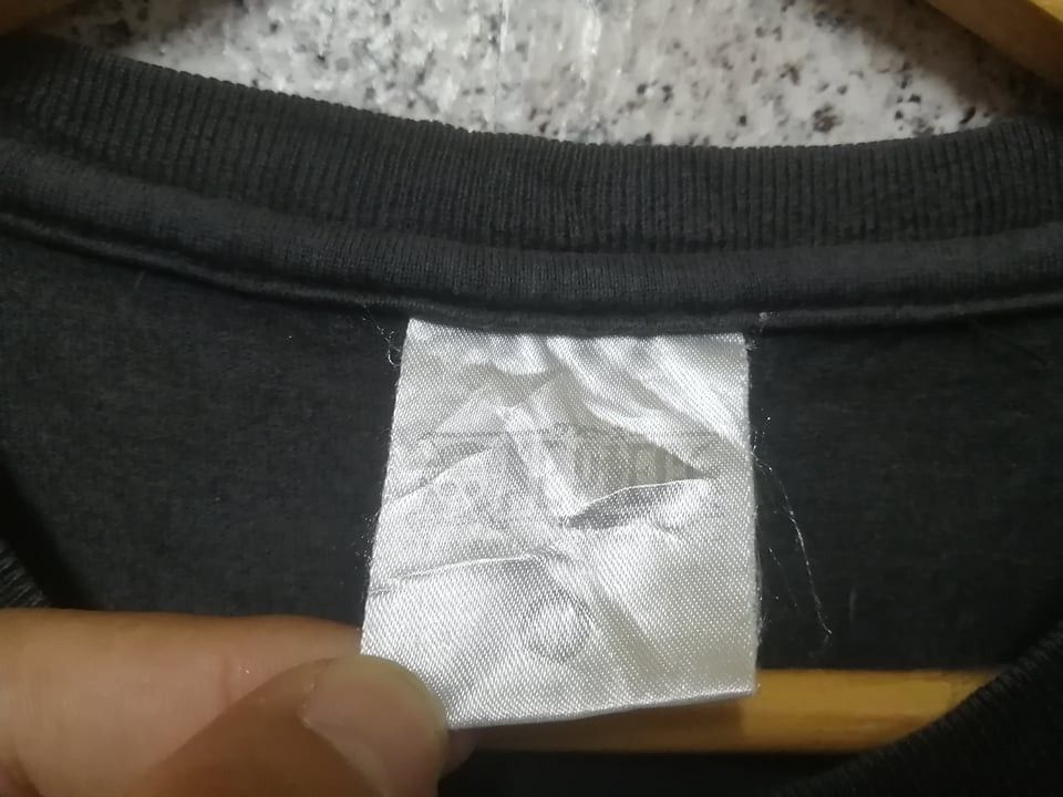 One Piece × Uniqlo × Vintage Japanese Brand One piece very rare Size US M / EU 48-50 / 2 - 4 Thumbnail