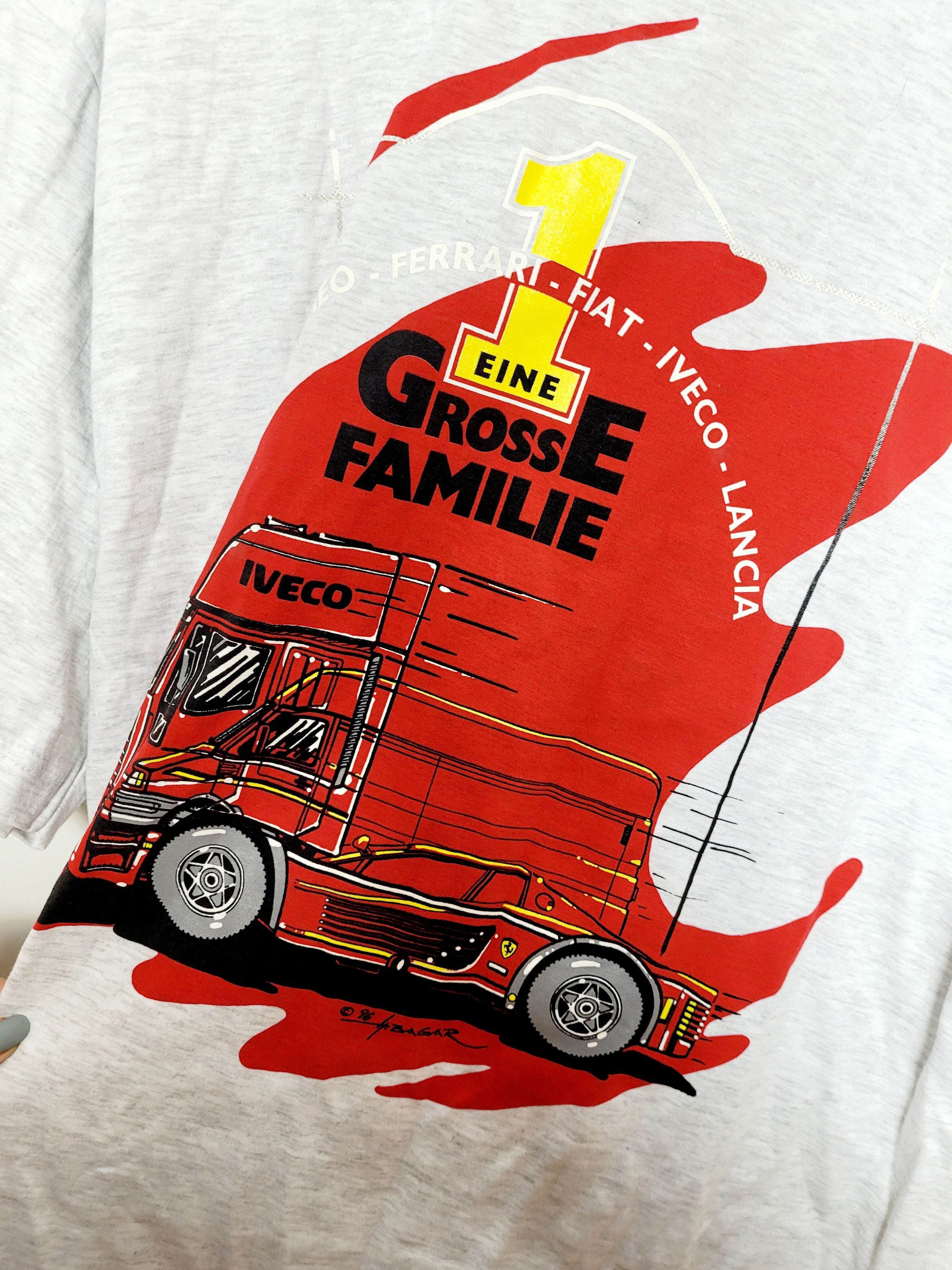 Ferrari × Vintage Eine Grosse Familie Ferrari Vintage T-shirt Cars 1996 Size US XL / EU 56 / 4 - 5 Thumbnail