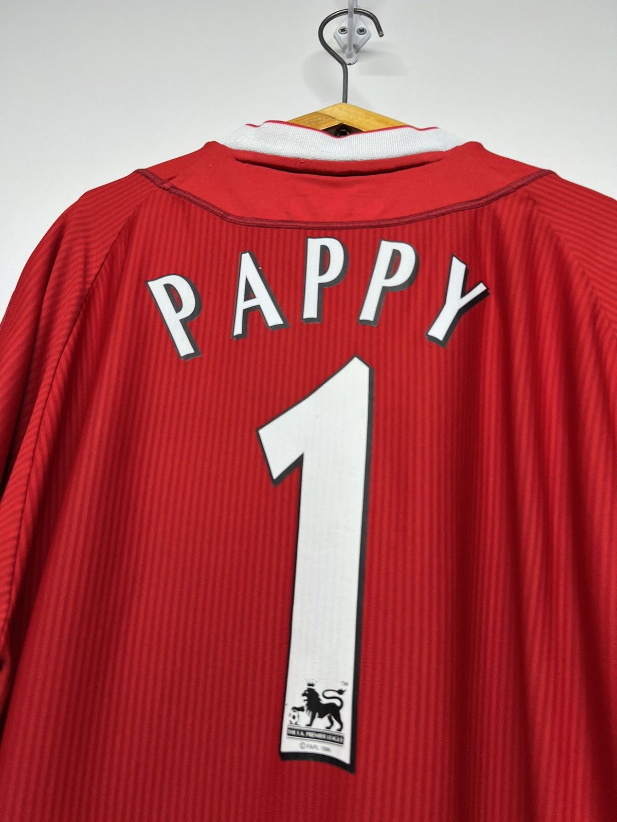Reebok Vintage Reebok Liverpool Carlsberg Pappy1 Jersey T-Shirt 90s Size US XL / EU 56 / 4 - 11 Thumbnail