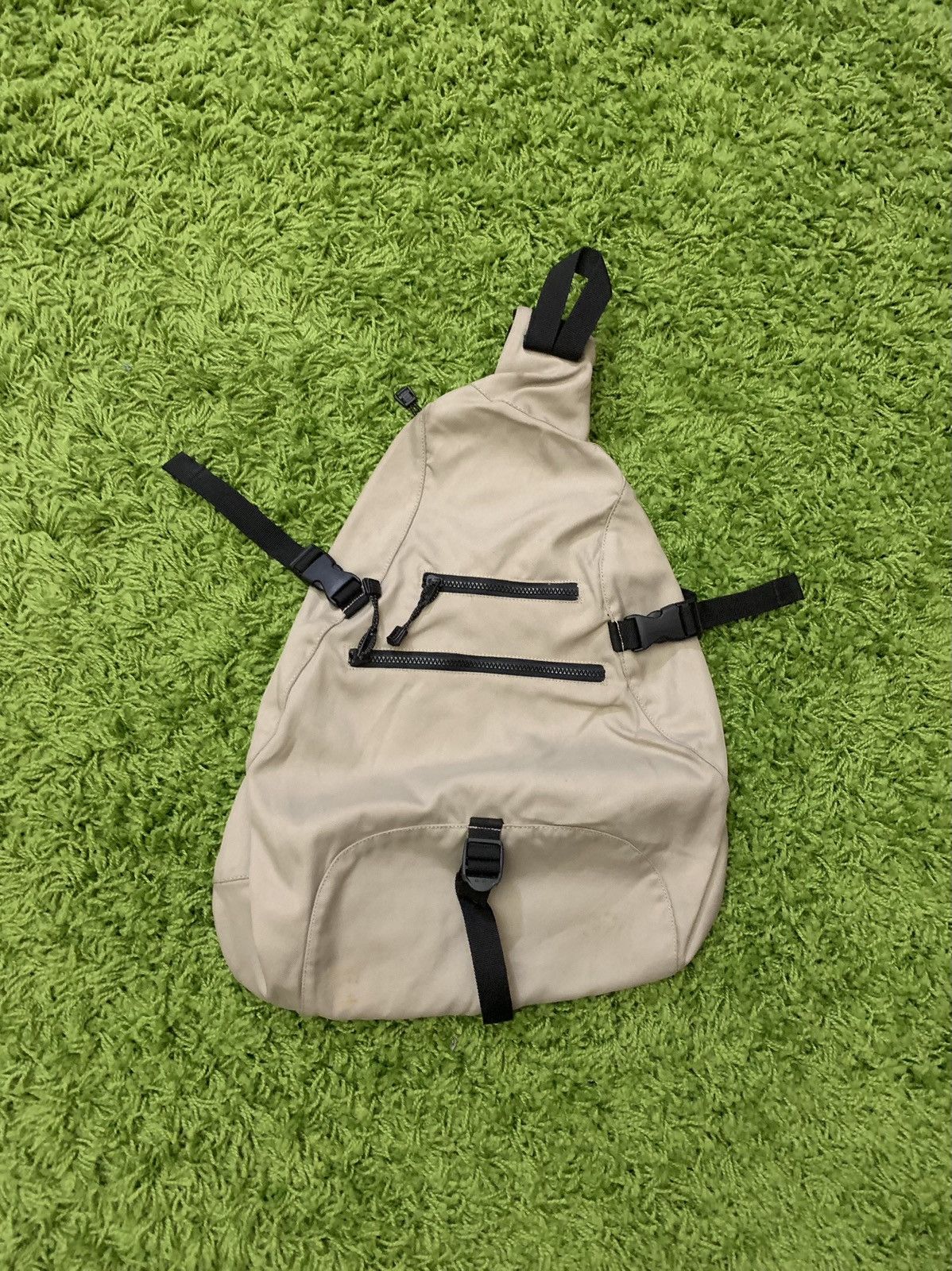 Gap one strap backpack hotsell