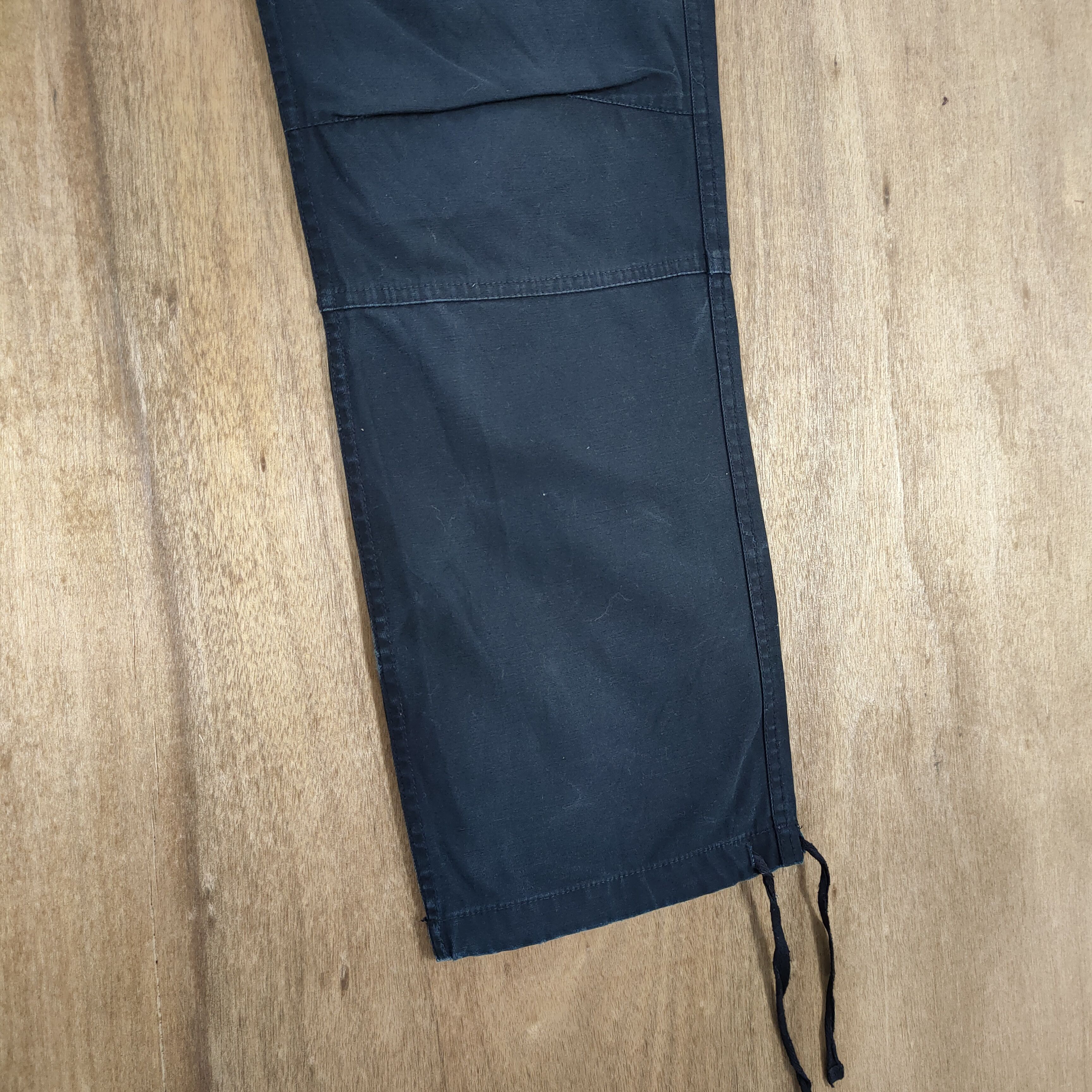 Japanese Brand NYLAUS BLACK PARACHUTE CARGO PANTS Size US 32 / EU 48 - 8 Thumbnail
