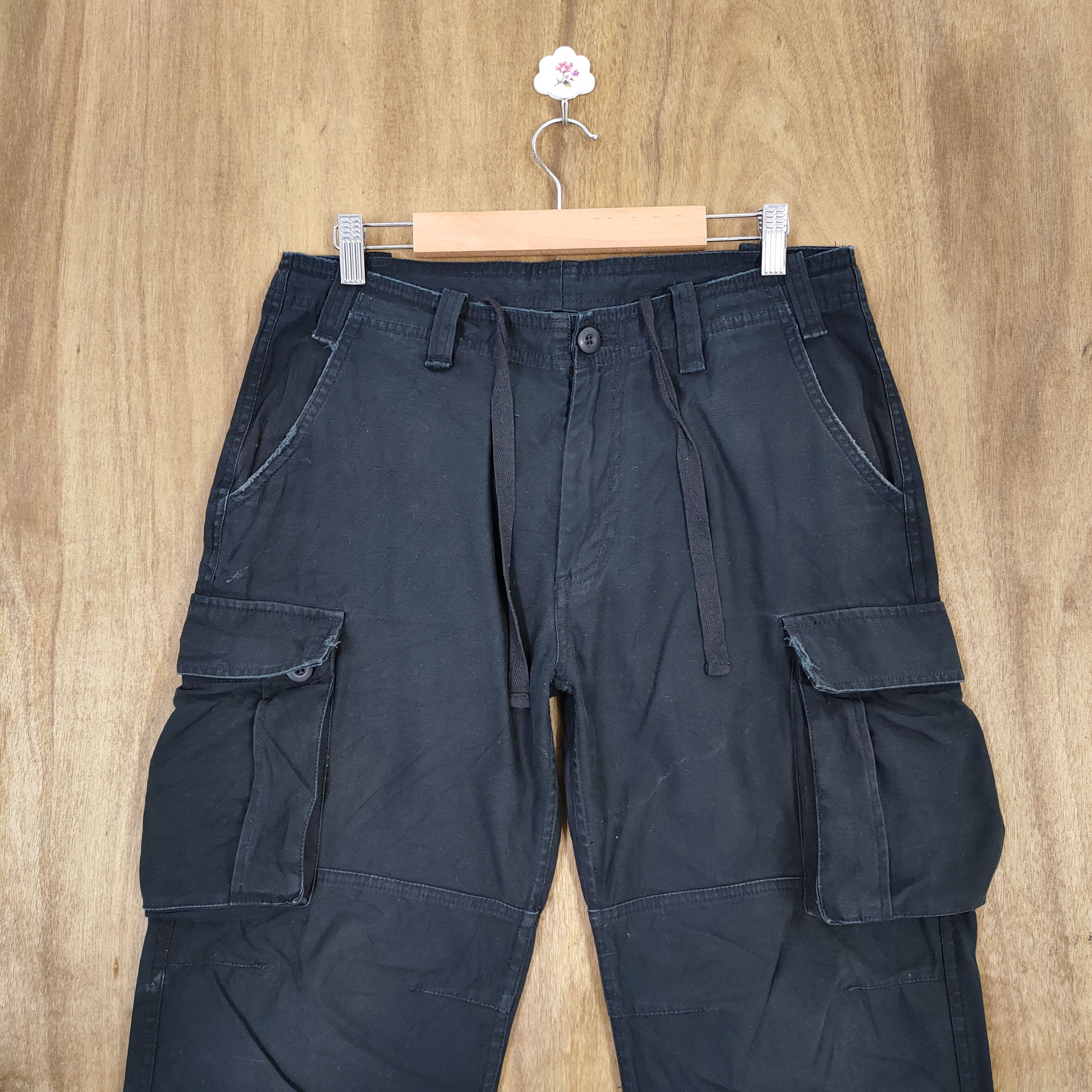 Japanese Brand NYLAUS BLACK PARACHUTE CARGO PANTS Size US 32 / EU 48 - 14 Thumbnail